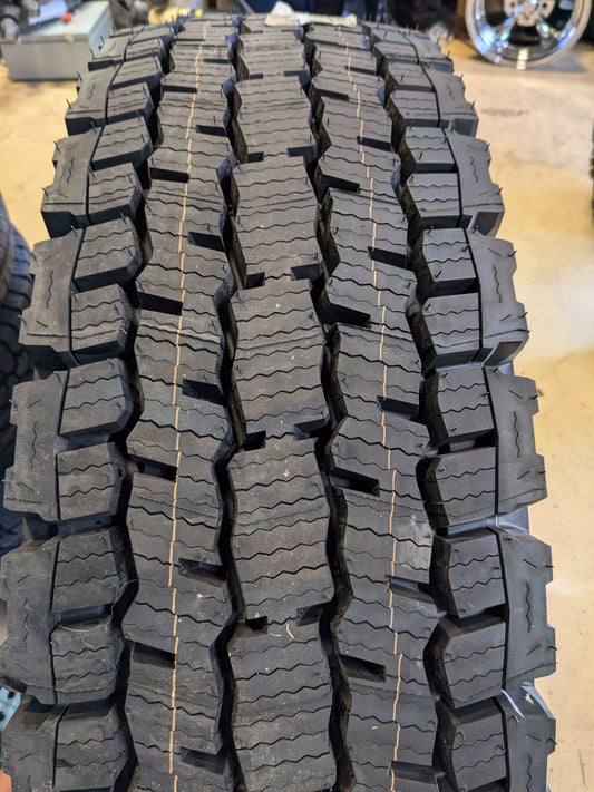 MICHLEIN XDN2 275 80 22.5 144/141L LRG 14 PLY A/W BUS TIRE 63465
