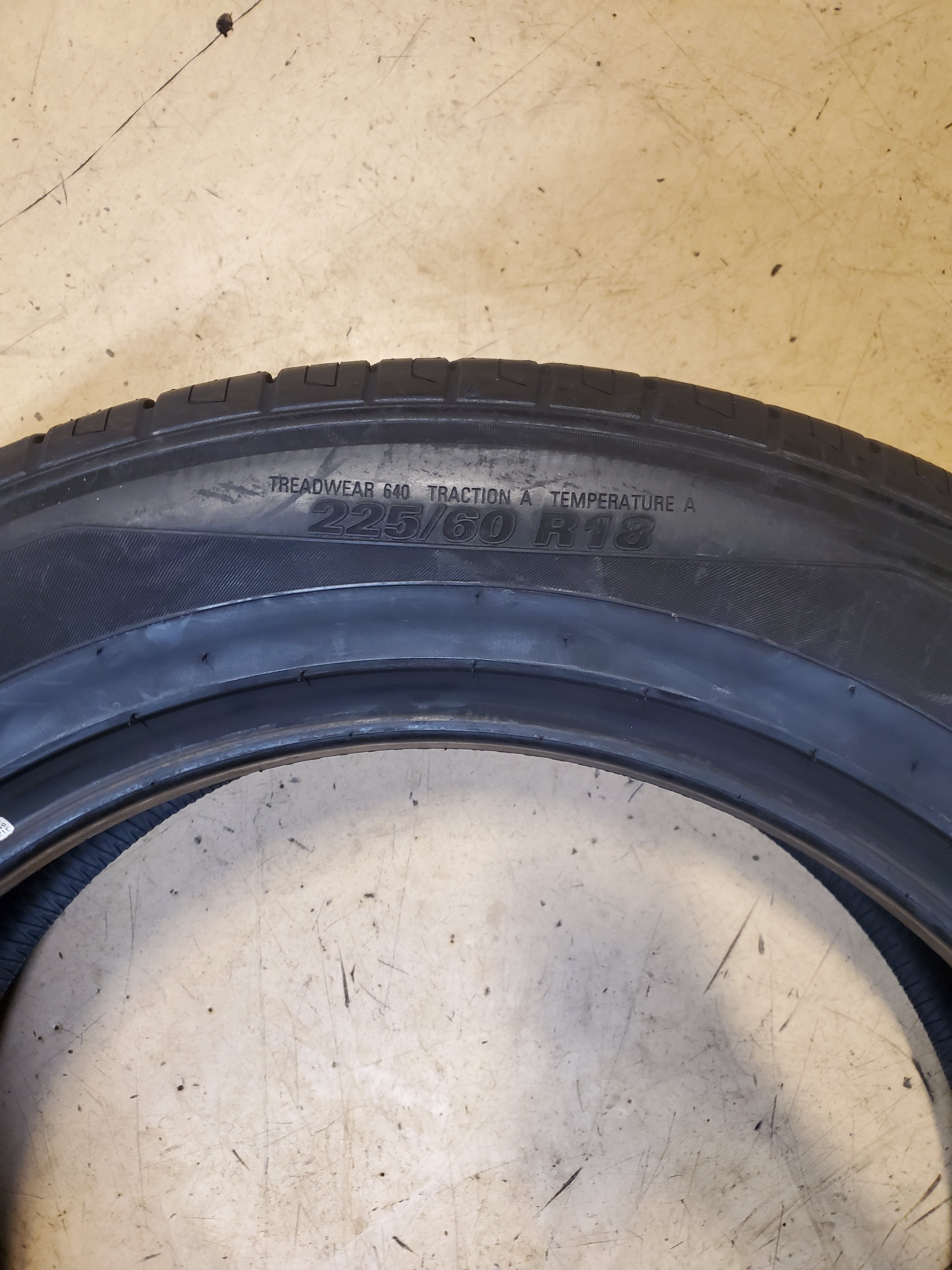 KUMHO CRUGEN HP27 BSW P 225 60 18 104V XL ALL SEASON TIRE 2346223