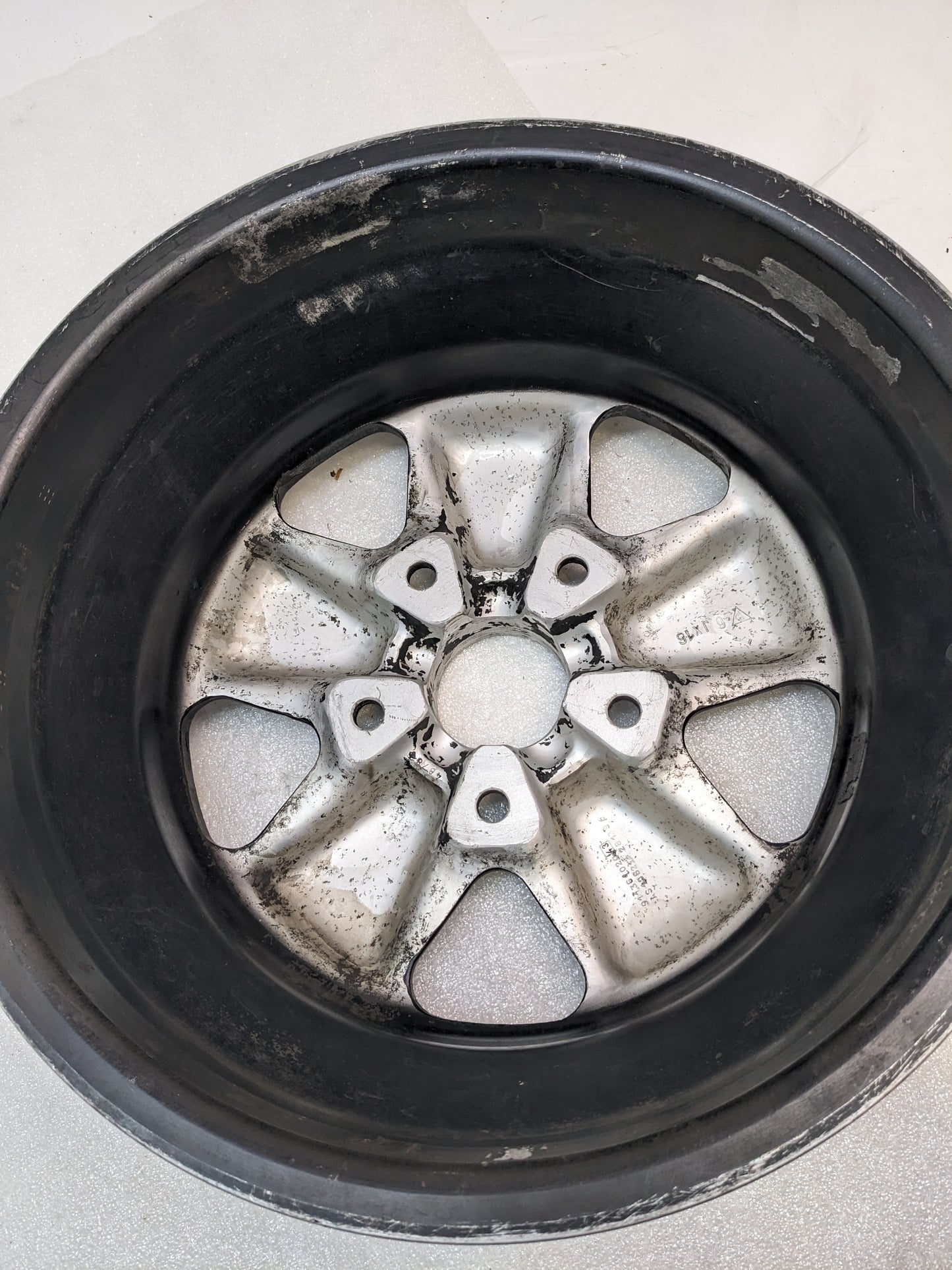 FUCHSFELGE 16X6 16X7 SET OF FOUR WHEELS FOR PORSCHE 991 BLACK SATIN CENTER W/ SILVER ANODIZED LIP USED B2