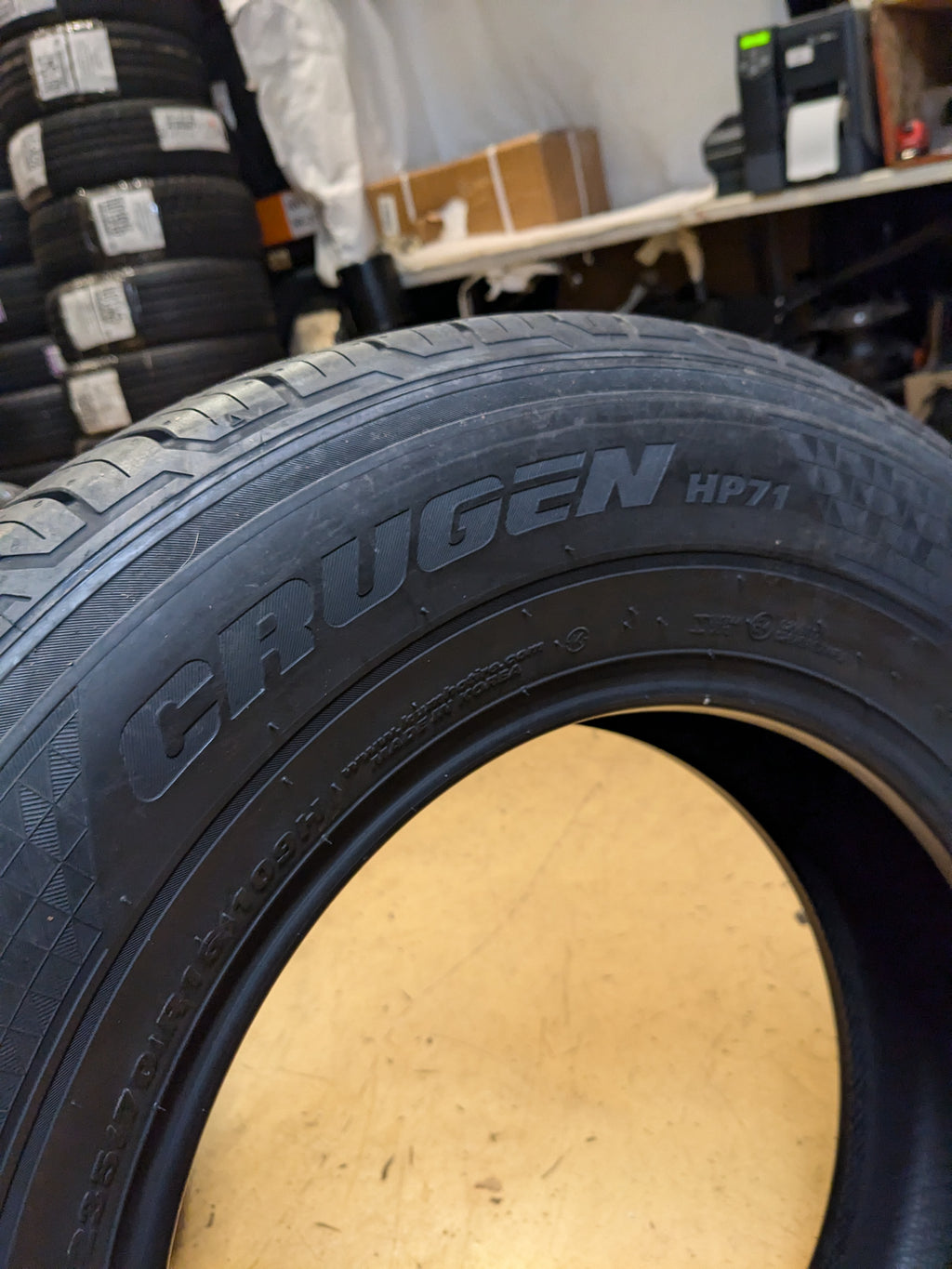 KUMHO CRUGEN HP71 P 235 70 16 109H XL ALL SEASON TIRE  2230133