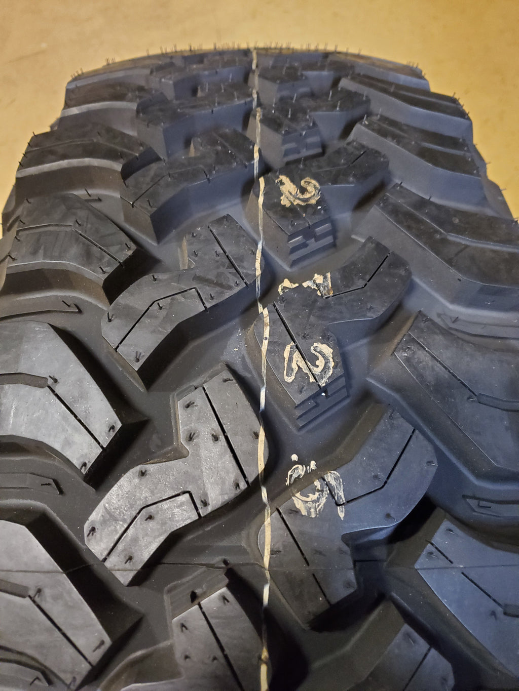 FALKEN WILDPEAK M/T MT01 BSW LT 35 12.5 15 113Q MUD TIRE 28516920