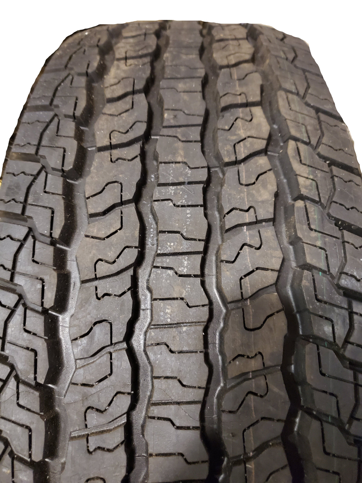 USED 12/32'' GOODYEAR WRANGLER TERRITORY AT LT 265 60 22 123/120S 10PLY TIRE 733295838