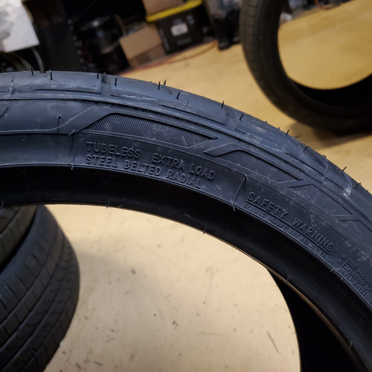NITTO NT555 G2 P 225 40 18 92W XL UHP SUMMER TIRE 211180