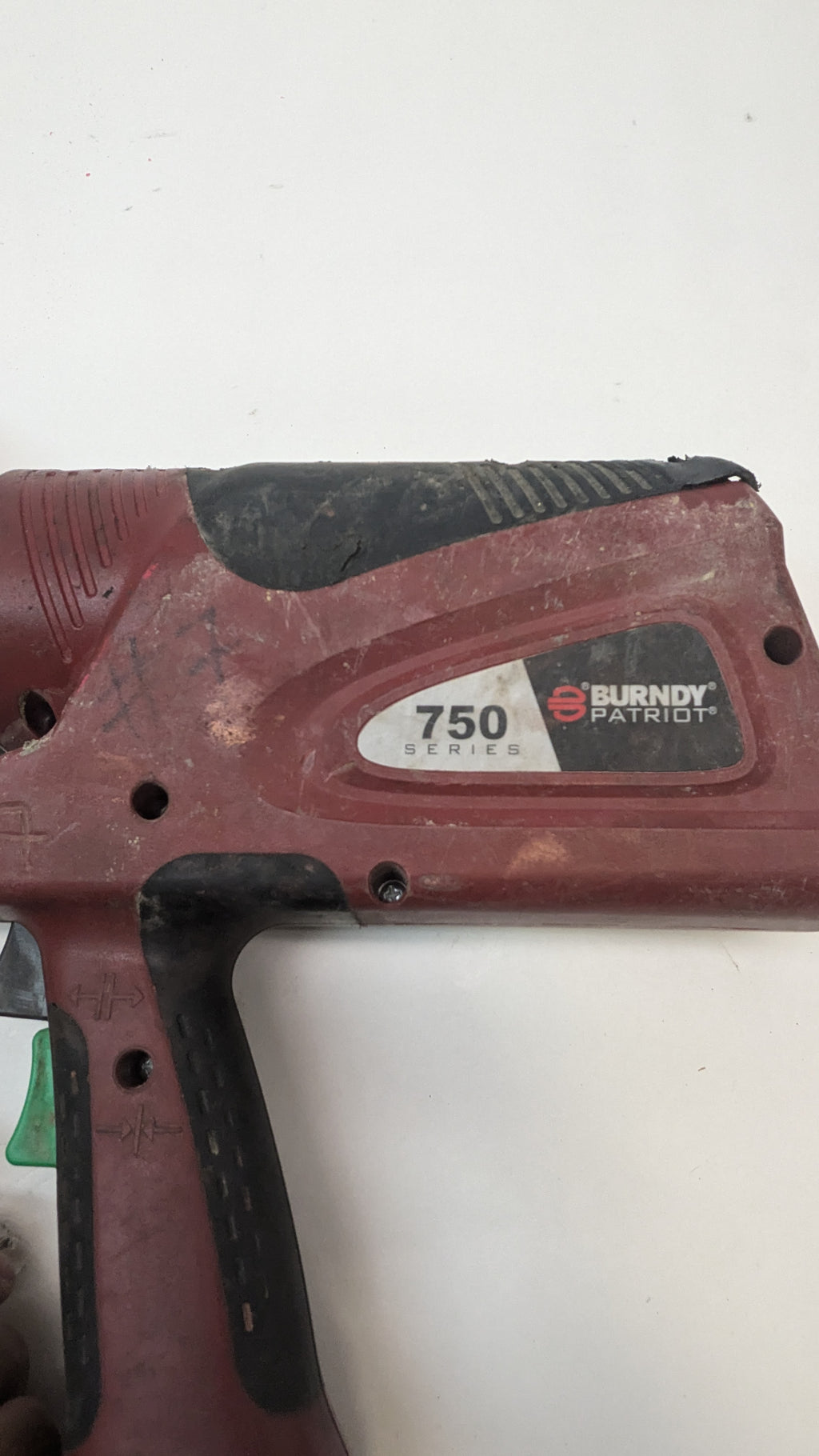 BURNDY PATRIOT 750 SERIES CRIMPER WITH CHARGER AND NEW BATTERY