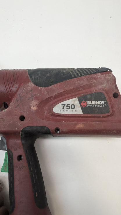 BURNDY PATRIOT 750 SERIES CRIMPER WITH CHARGER AND NEW BATTERY