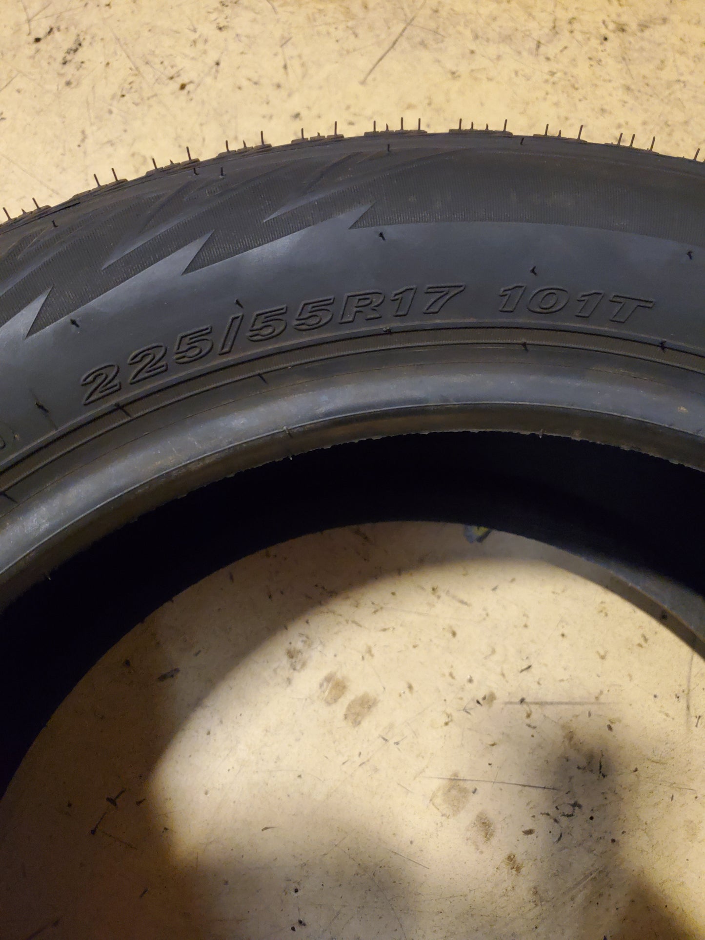 NOS NEXEN WINGUARD WINSPIKE WH62 BSW P 225 55 17 101T XL WINTER TIRE 14218NXK