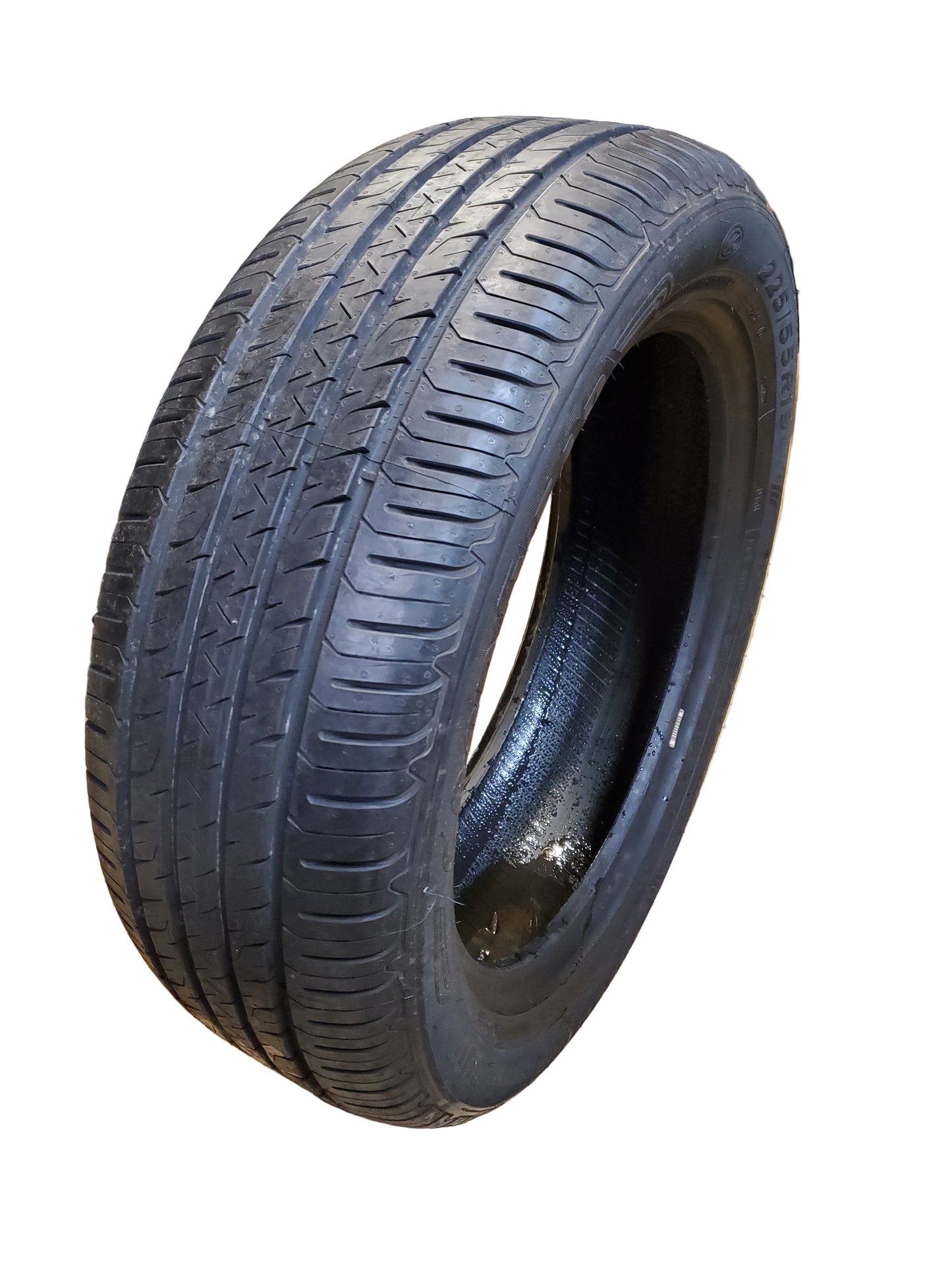 USED 8.5/32” GOODYEAR EFFICIENT GRIP PERFORMANCE SUV P 225 55 19 99V NA1570833