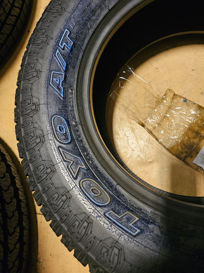 2 NOS TOYO OPEN COUNTRY AT II RWL P 235 70 16 104T SL ALL TERRAIN TIRES 352280