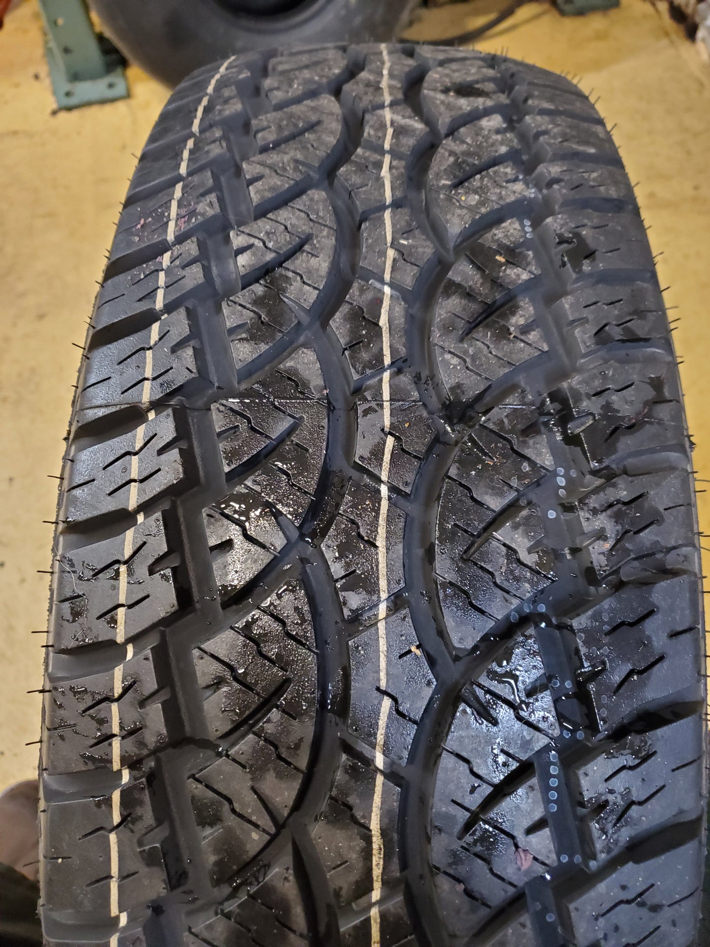 ATTURO TRAIL BLADE A/T BSW P 265 70 17 115T ALL TERRAIN TIRE TBATI0048342