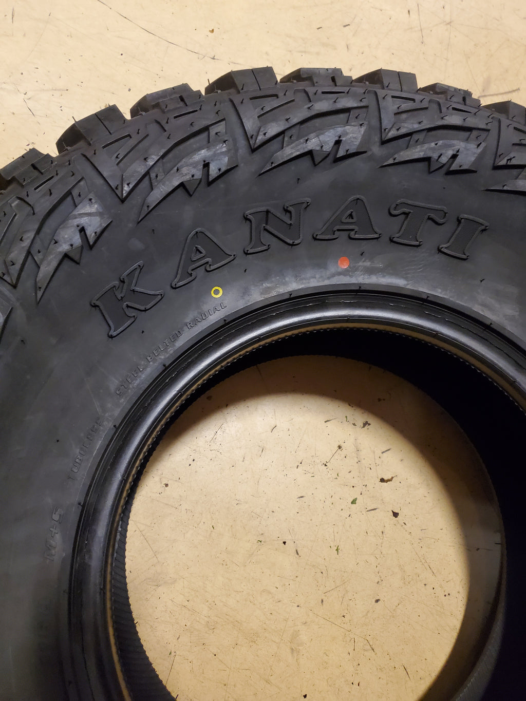 KANATI MUD HOG M/T BSW LT 37 12.5 17 116Q 6PLY MUD TIRE L1737125C252