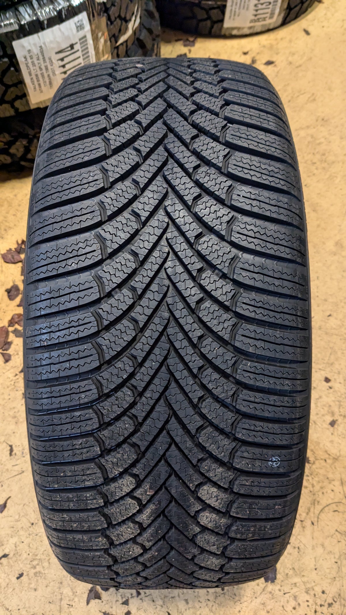 2 BRIDGESTONE BLIZZAK 6 BSW P 245 40 20 99W XL WINTER TIRE 014672