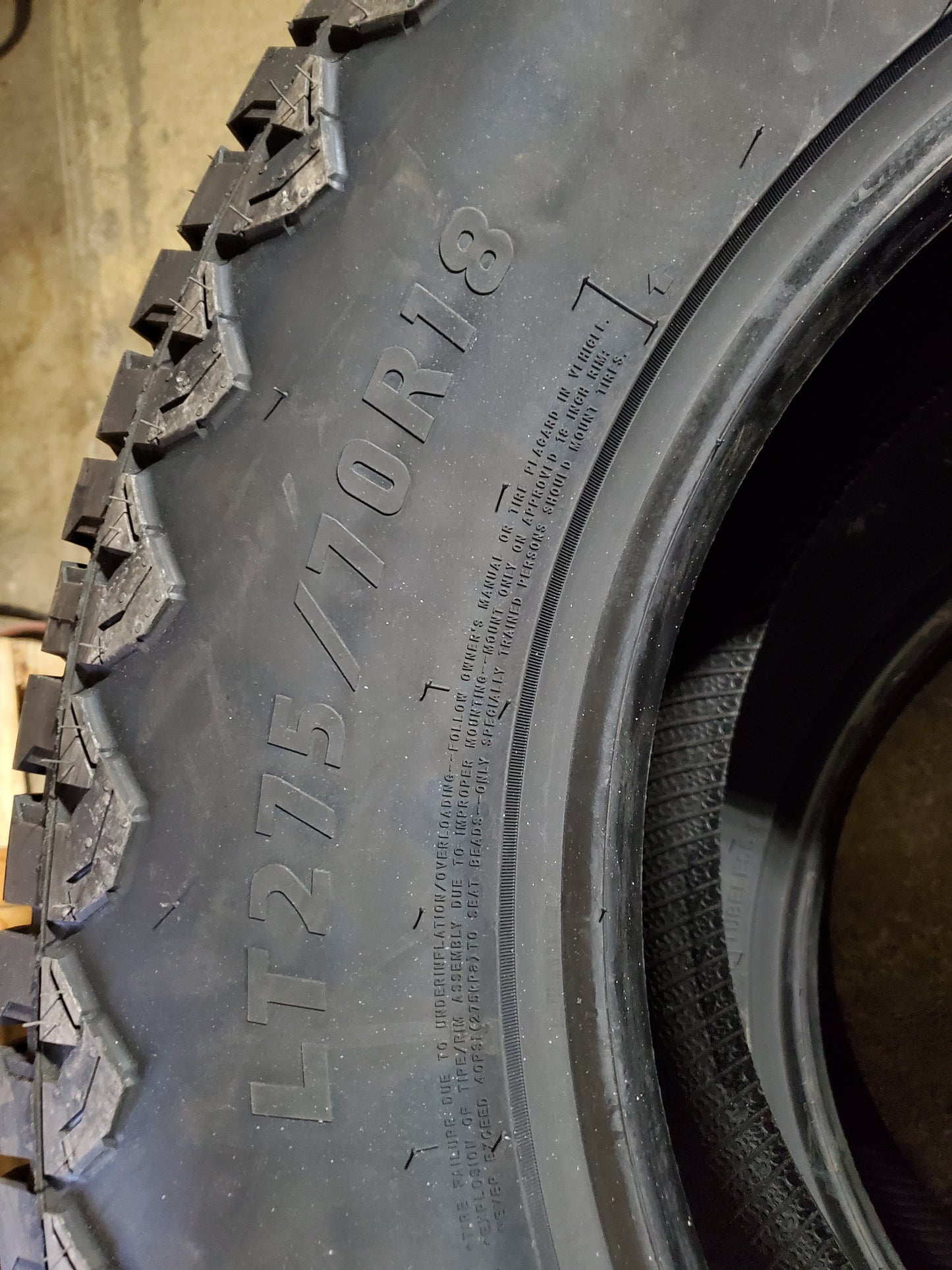 BLACKHAWK RIDGECRAWLER A/T BSW LT 275 70 18 125/122R 10PLY ALL TERRAIN TIRE 4120877V