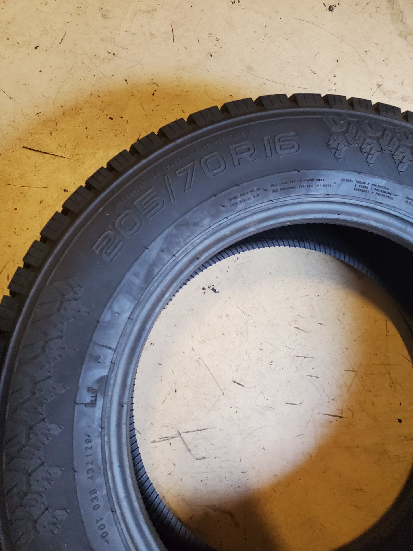2 NOKIAN OUTPOST APT BSW P 205 70 16 97H ALL TERRAIN TIRE T432129