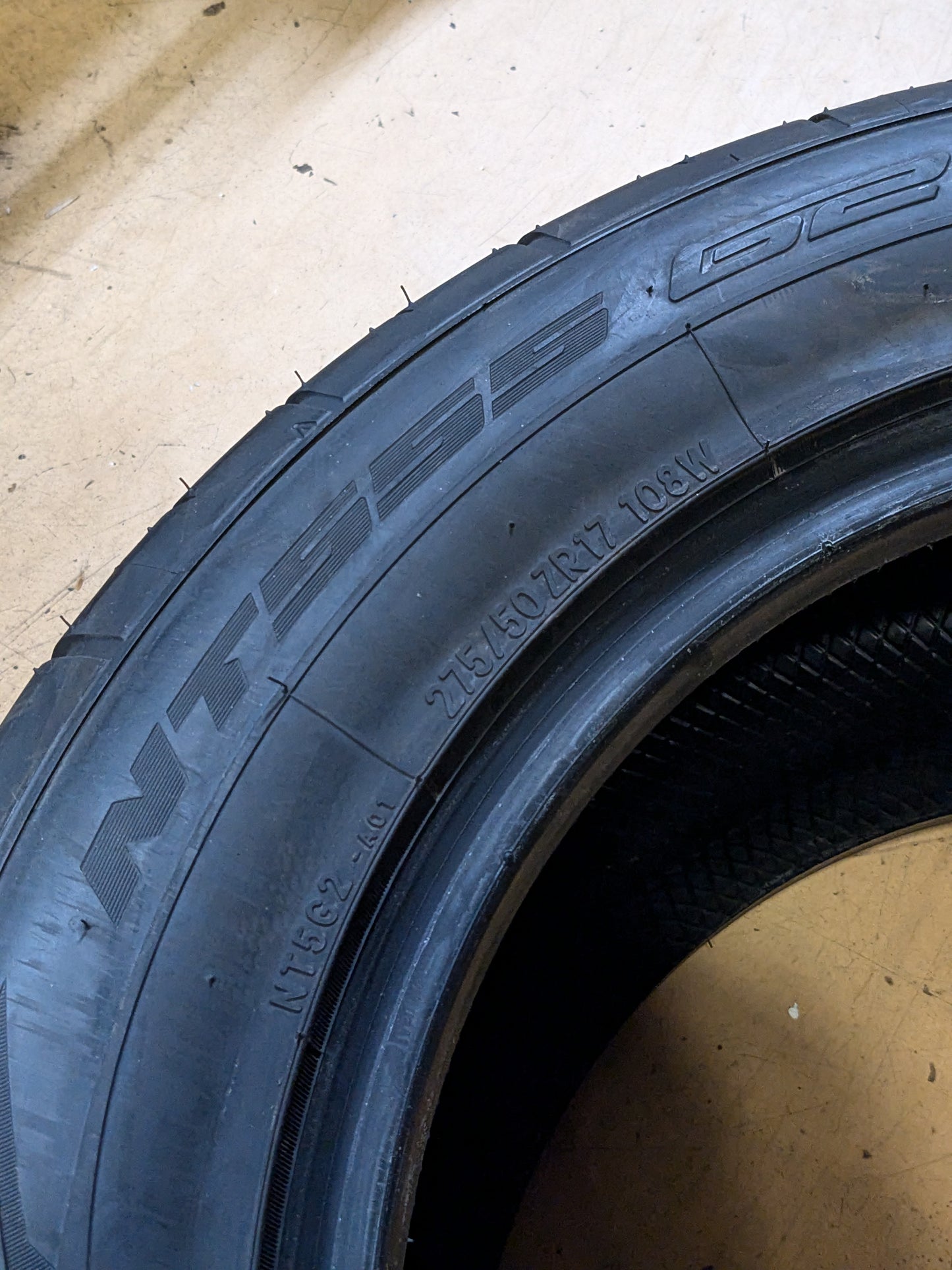 2 NITTO NT555 G2 BSW P 275 50 17 108W XL UHP TIRE 214020