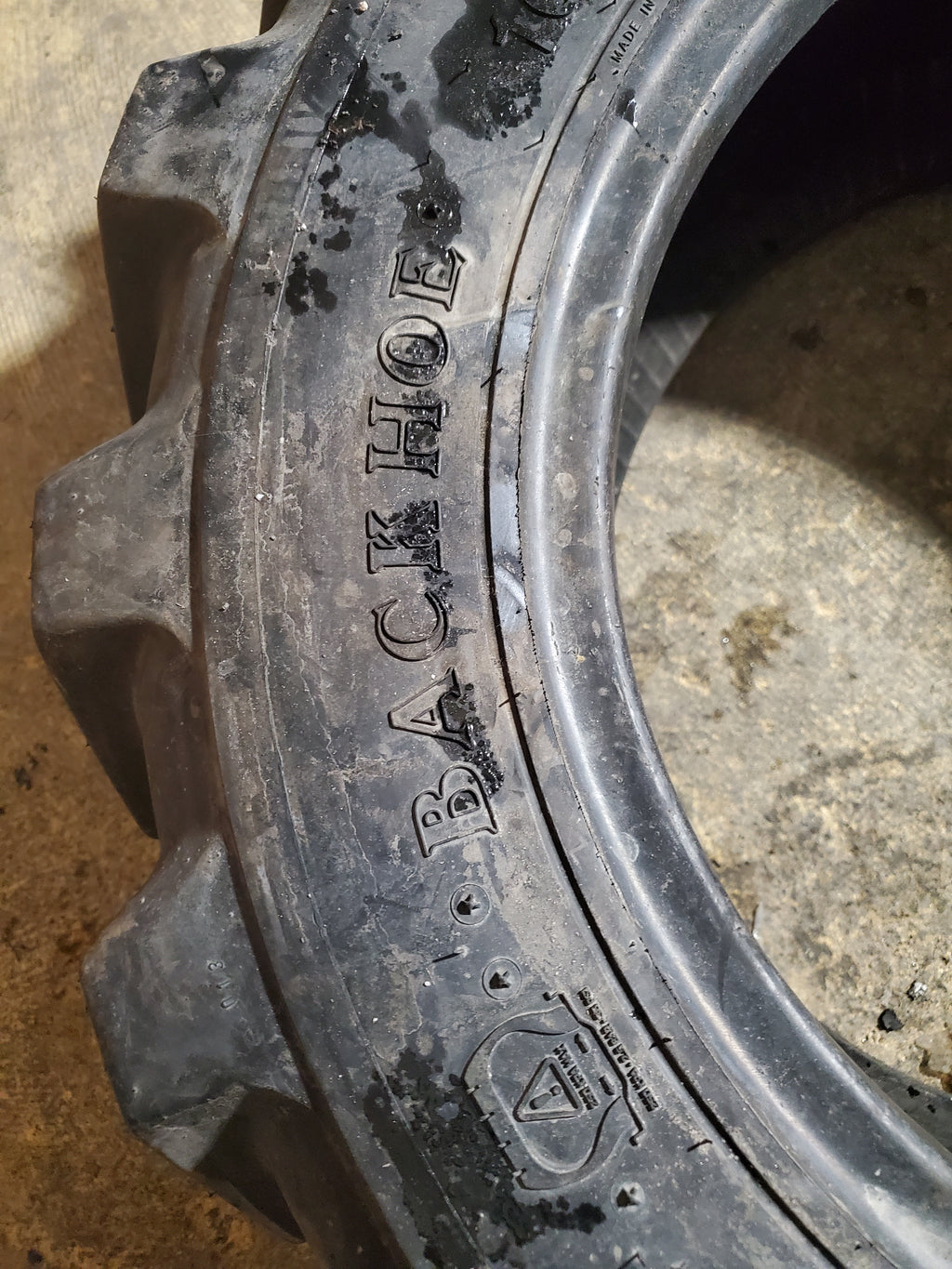 HERCULES SUPER LUG BACKHOE BSW  10.5 80 18 119A6 10PLY FORKLIFT TIRE 94702
