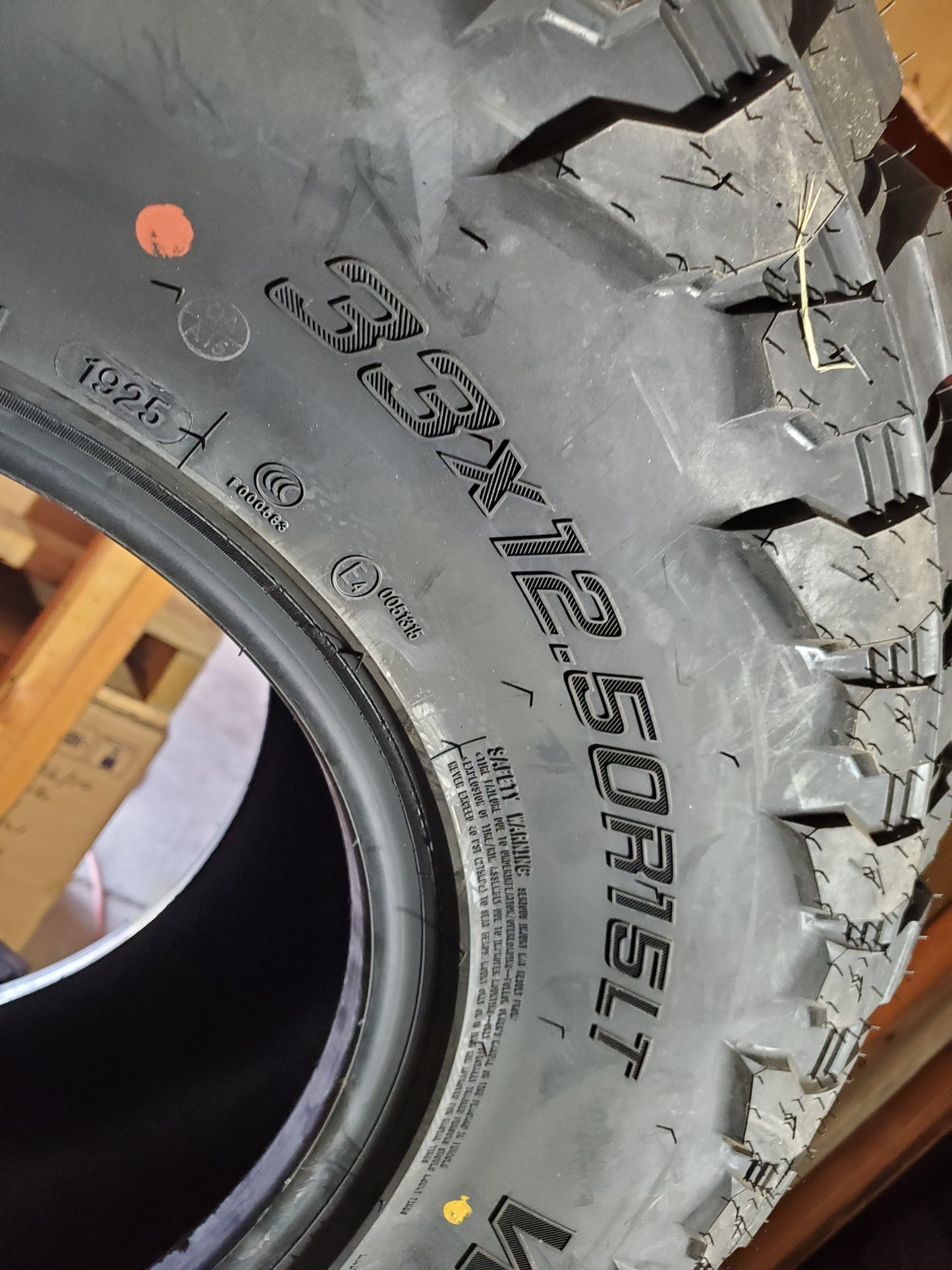 LANDSPIDER WILDTRAXX M/T BSW LT 33 12.5 15 108Q 6PLY MUD TIRE EMT002