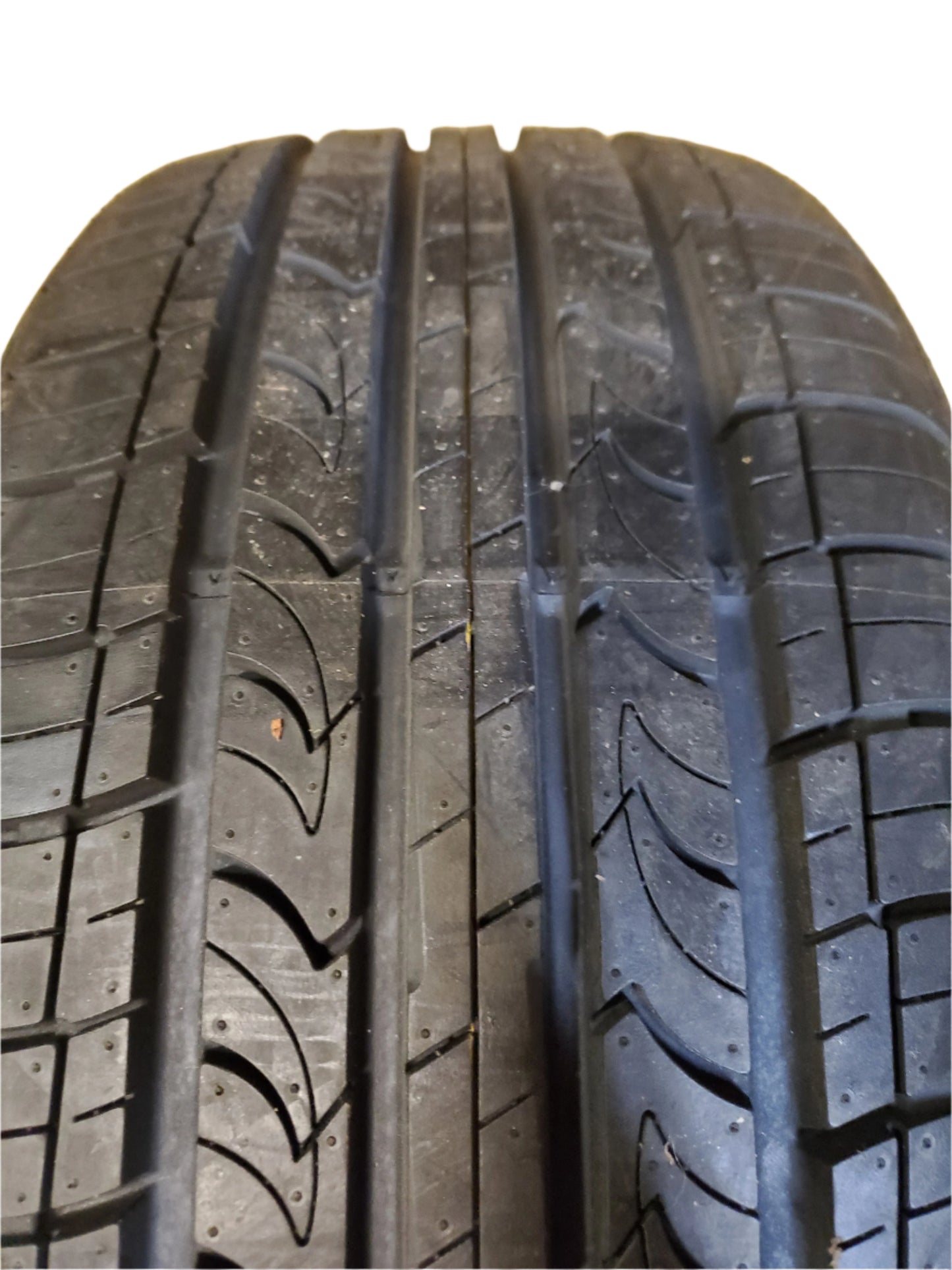 2 NEXEN CP672 BSW P 215 40 18 85V ALL SEASON TIRE 12580NXK