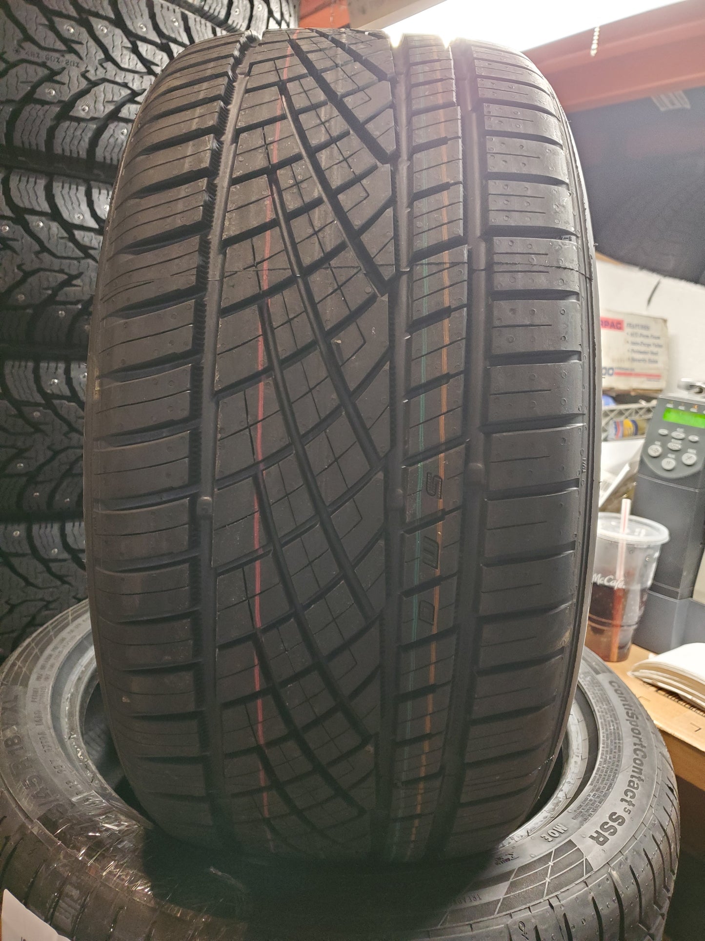 CONTINENTAL EXTREMECONTACT DWS 06 PLUS BSW P 255 45 17 98W UHP TIRE 15573180000