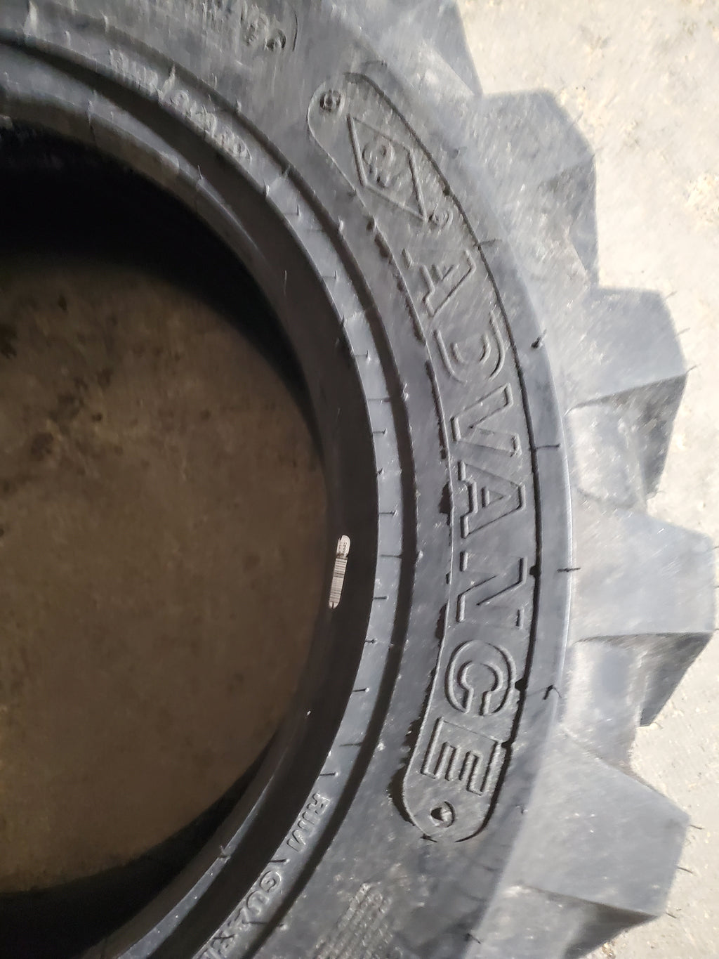 ADVANCE PREMIUM SKID STEER BSW 10 16.5 10PLY INDUSTRIAL TIRE 16052G