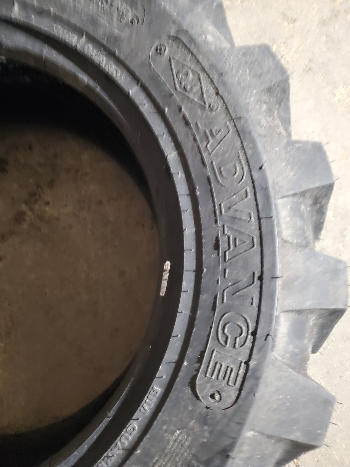 ADVANCE PREMIUM SKID STEER BSW 10 16.5 10PLY INDUSTRIAL TIRE 16052G