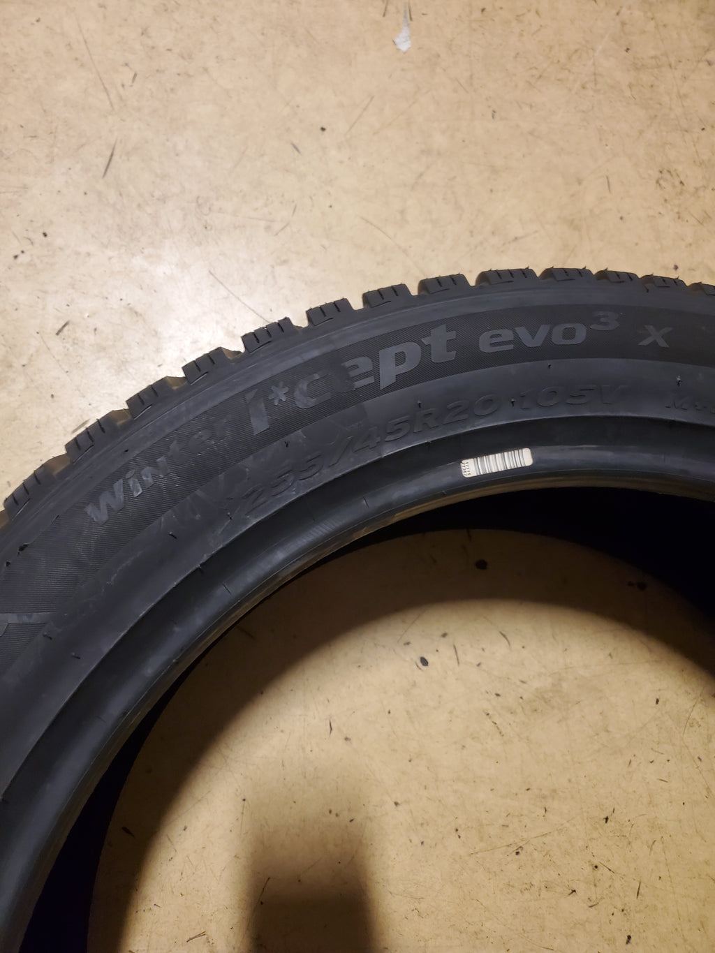 HANKOOK WINTER ICEPT EVO3 X BSW P 255 45 20 105V WINTER TIRE 1026400