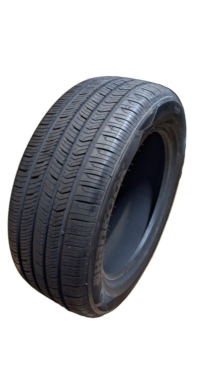 NOS HANKOOK KINERGY PT BSW P 225 55 17 97H ALL SEASON TIRE 1021400