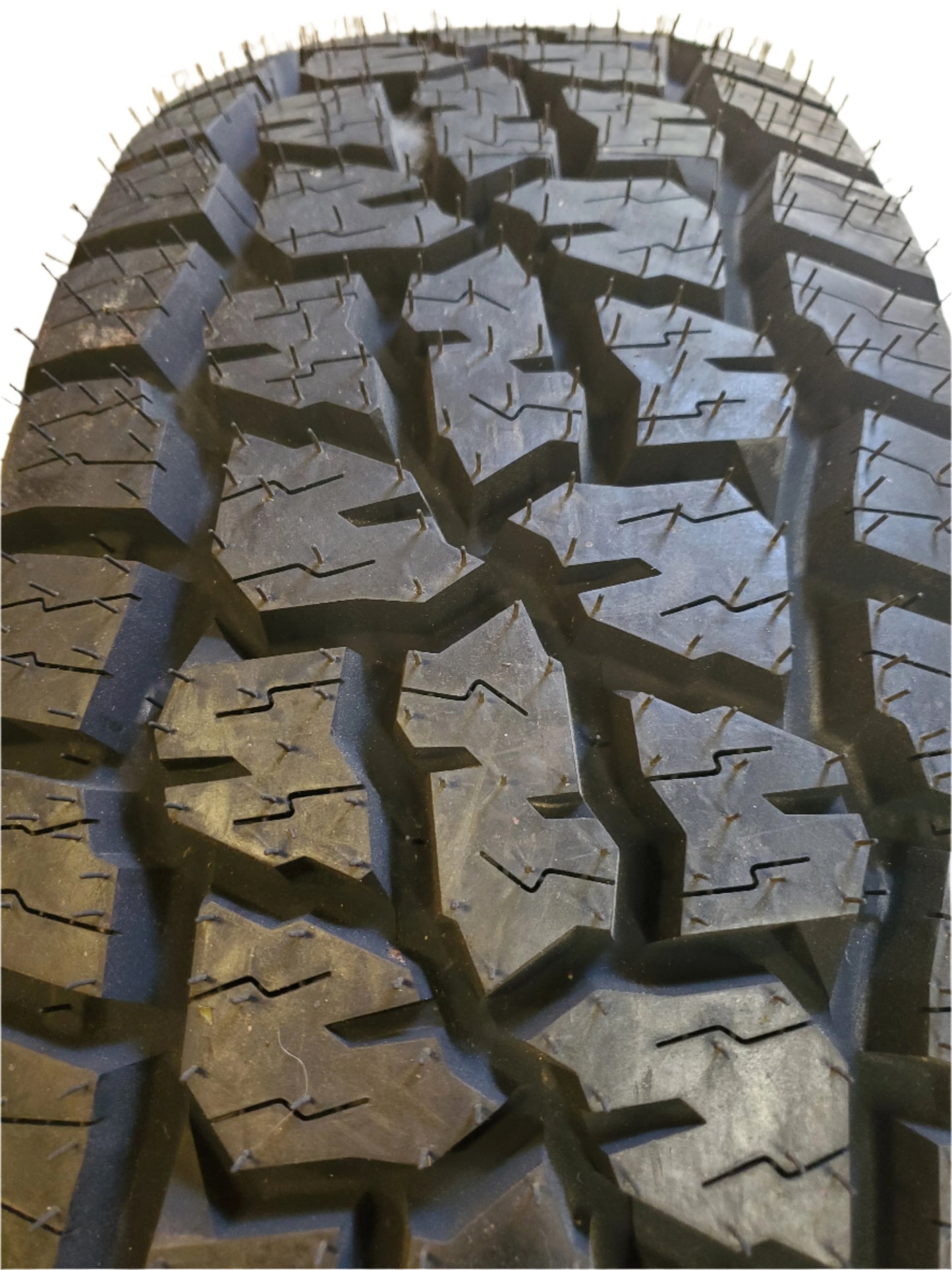 CROSSMAX AT-1 BSW LT 245 75 17 121/118S 10PLY ALL TERRAIN TIRE LTR1702ATCS