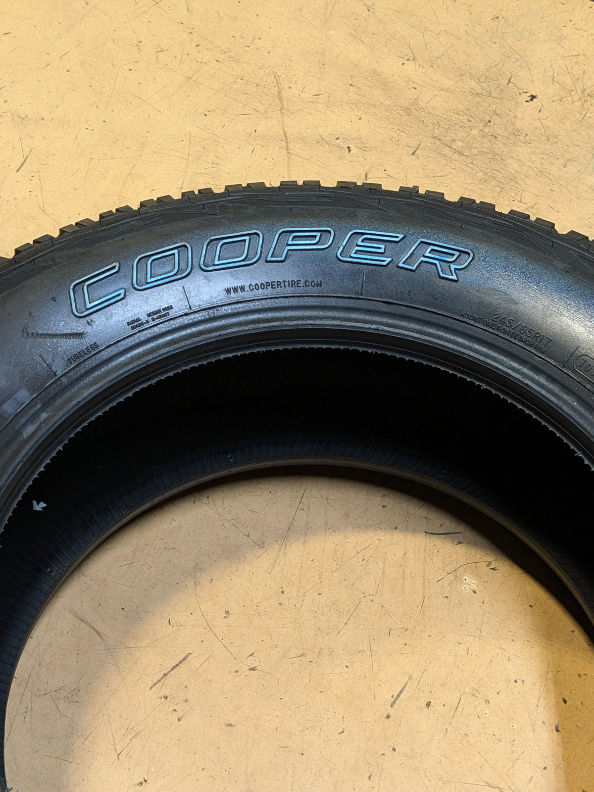 COOPER DISCOVERER ALL TERRAIN RWL P 245 65 17 107T SL ALL TERRAIN TIRE 90000036154