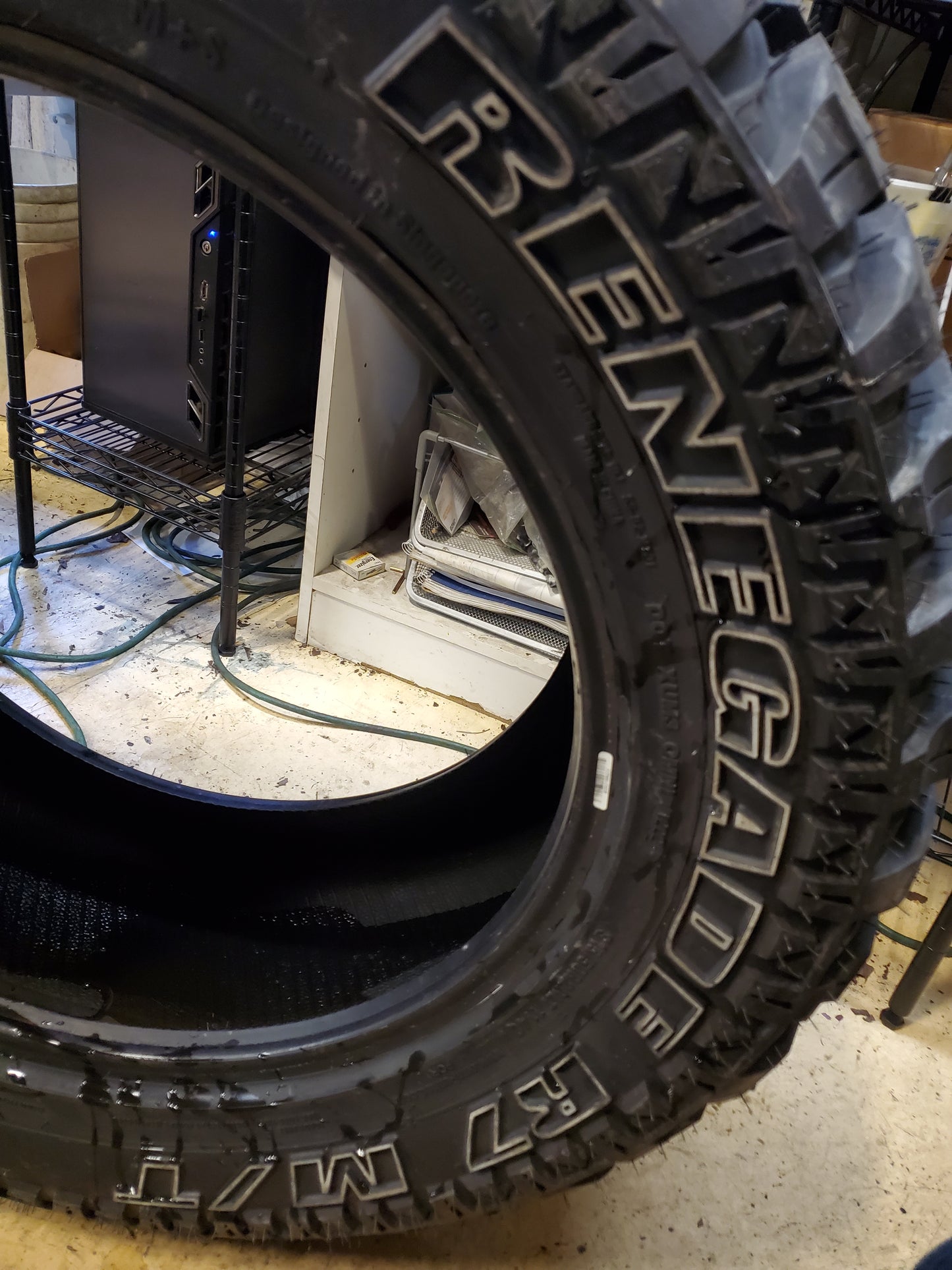 RADAR RENEGADE R7 M/T BSW LT 33 12.5 20 114Q 10PLY MUD TERRAIN TIRE RZD0059