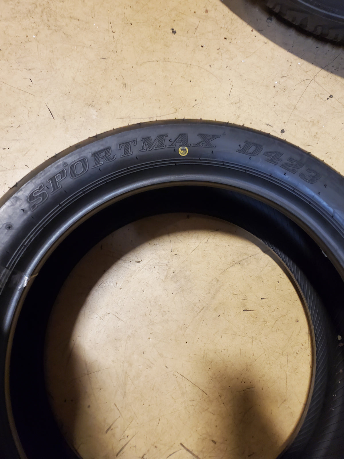 DUNLOP SPORTMAX D423 BSW 200 55 16 77H REAR MOTORCYCLE TIRE 45232107
