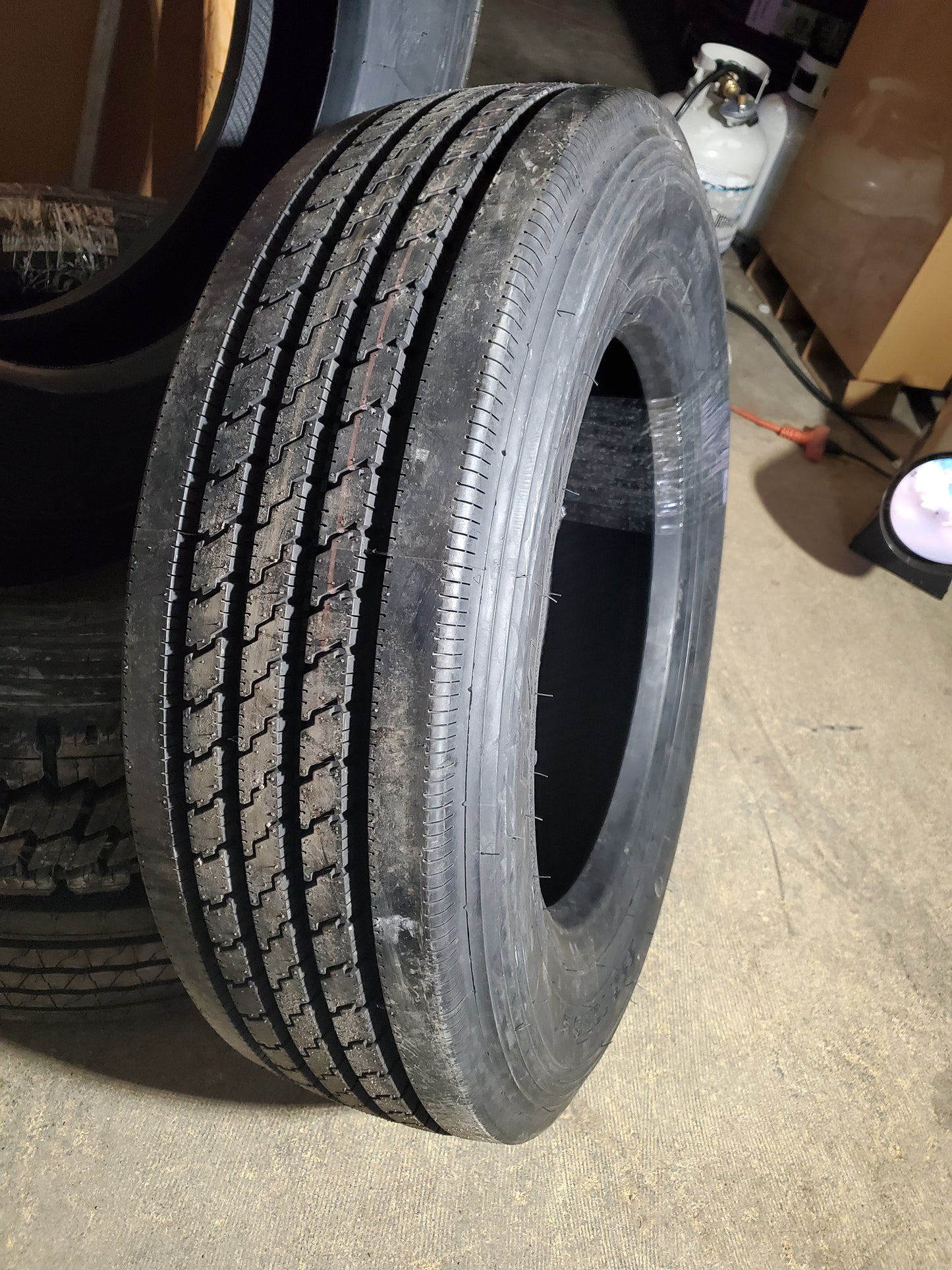 THUNDERER RA401 BSW LT 225 70 19.5 128/126M 14PLY COMMERCIAL TIRE TH9005