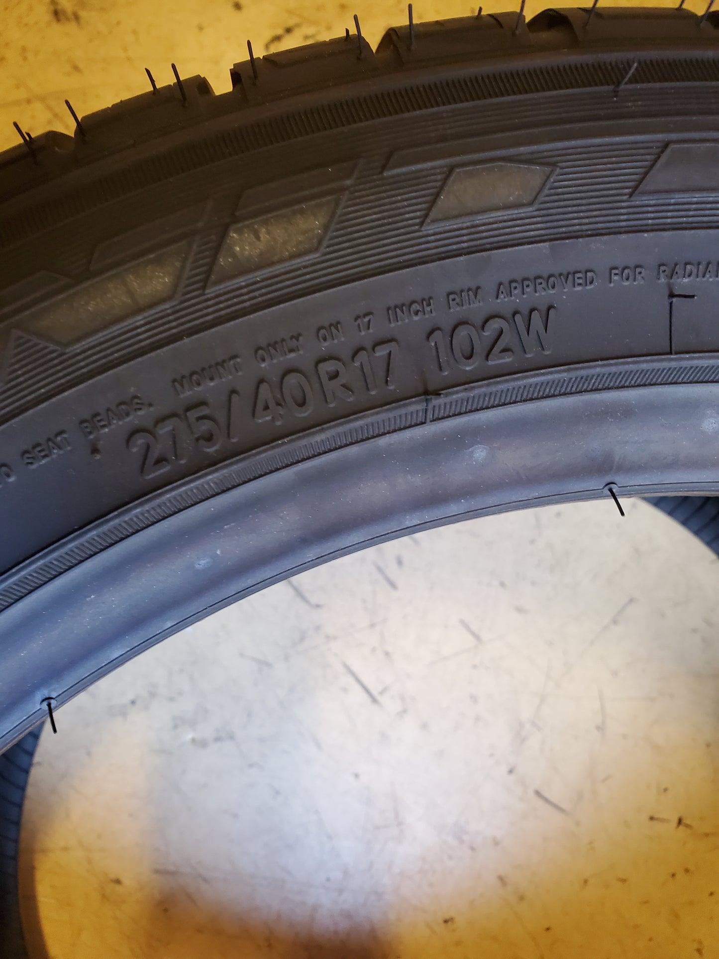 NITTO MOTIVO 365 BSW P 275 40 17 102W XL ALL SEASON TIRE 261720