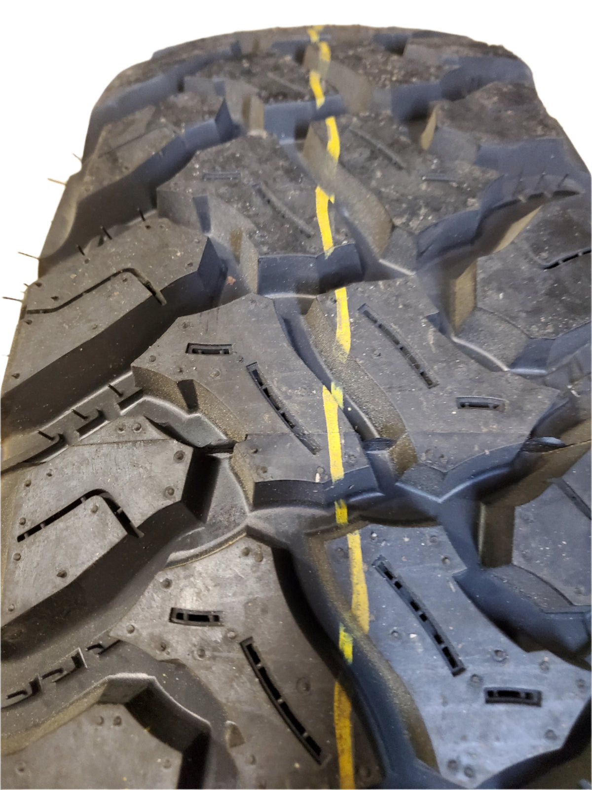 ACCELERA M/T-01 BSW LT 235 85 16 120/116Q 10PLY MUD TIRE 1200047968