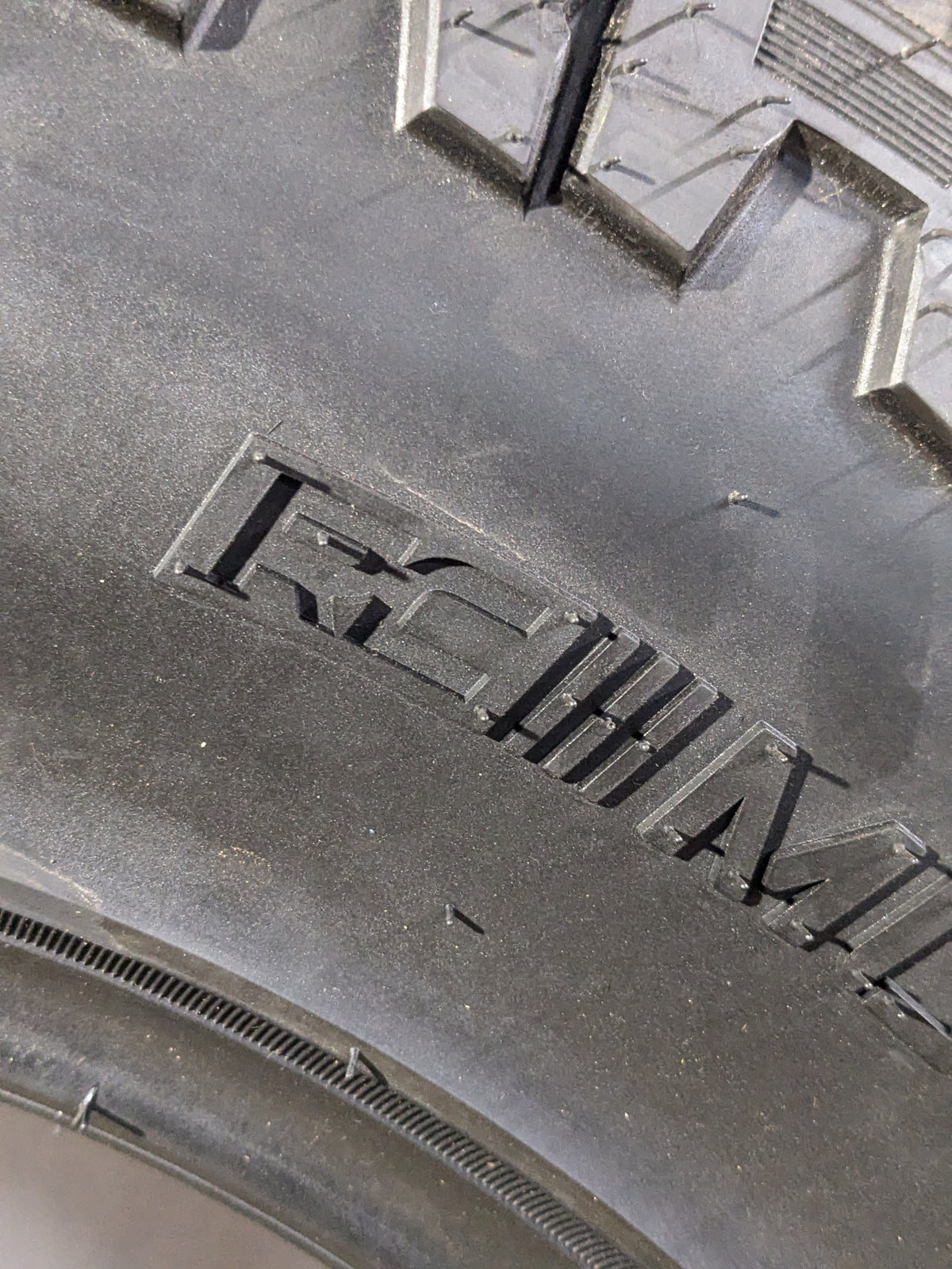 2 ROUGH COUNTRY OVERLANDER M/T LT 285 70 17 121/118Q LRE 10PLY MUD TIRE 97010123