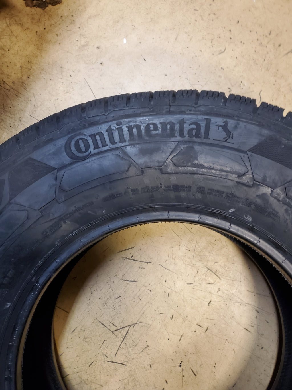 CONTINENTAL VANCONTACTWINTER BSW LT 245 75 16 120/116Q 10PLY TIRE ‎04531650000