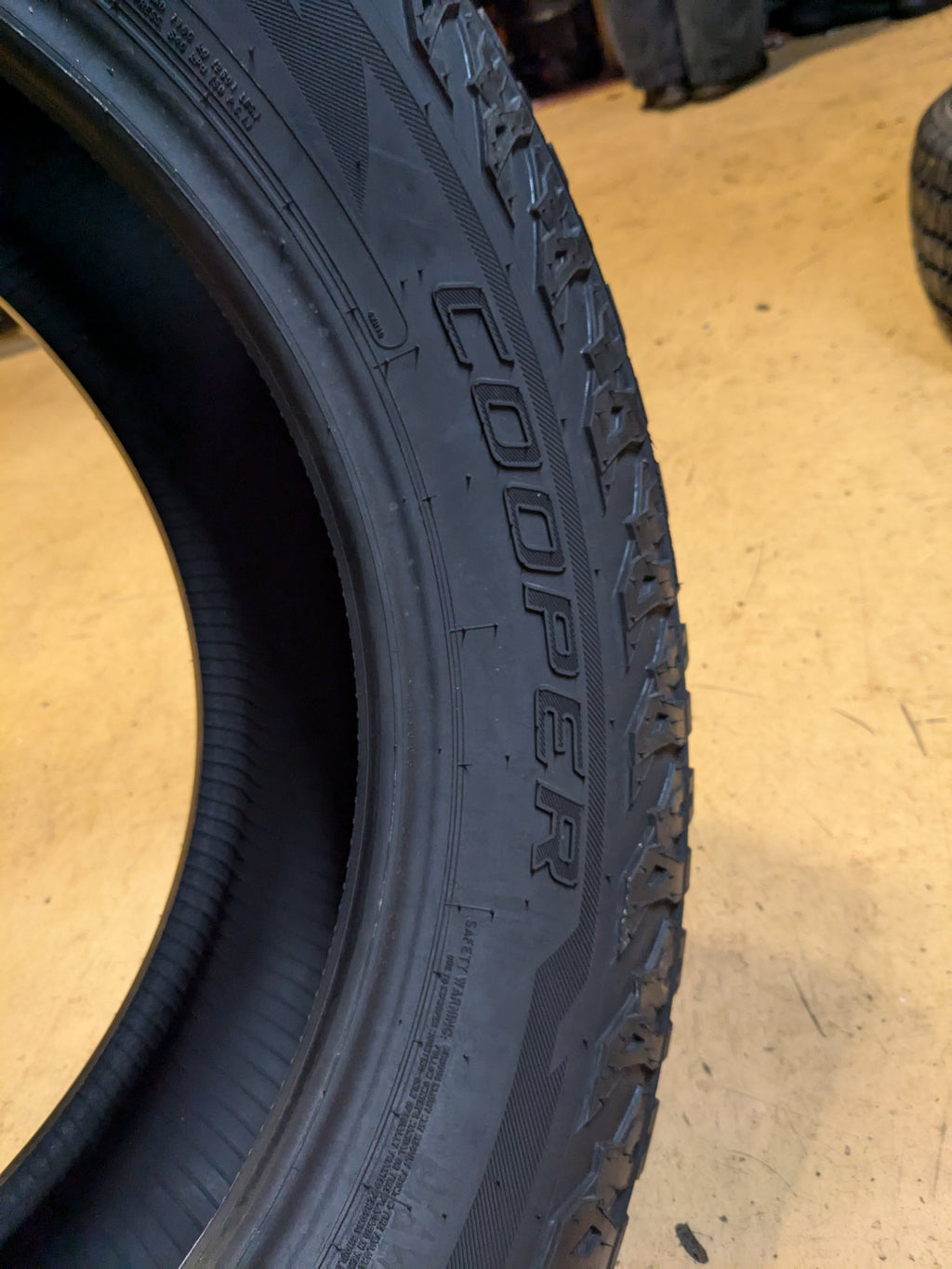 COOPER DISCOVERER ROAD+TRAIL RT P 265 60 18 114H XL ALL TERRAIN TIRE 171286049