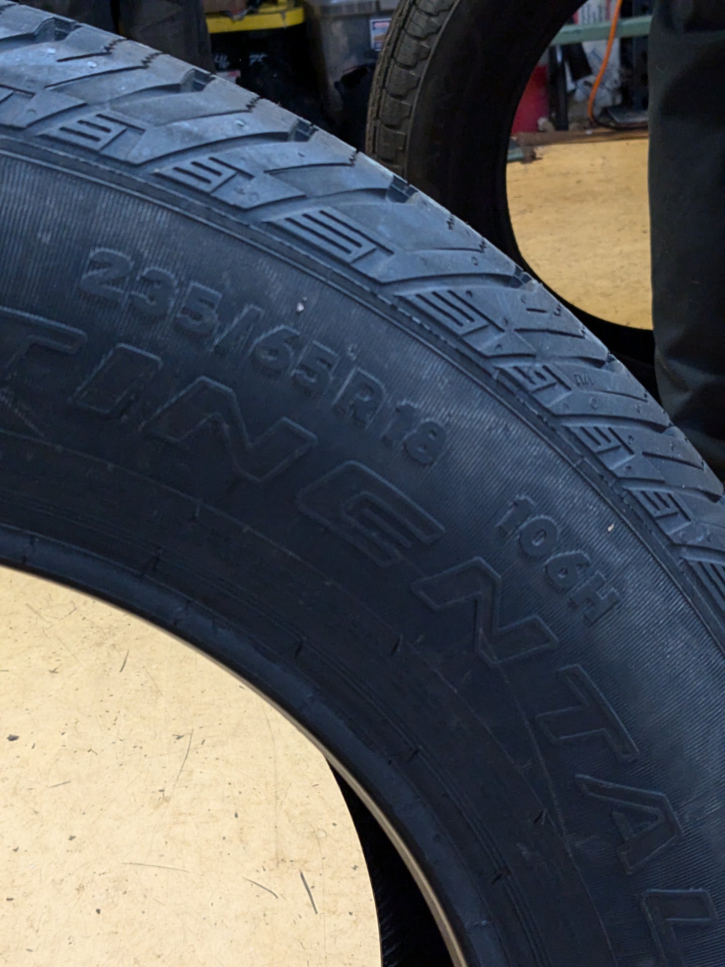 CONTINENTAL CROSSCONTACT LX SPORT TPC SPEC P 235 65 18 106H SL ALL SEASON TIRE 15507900000