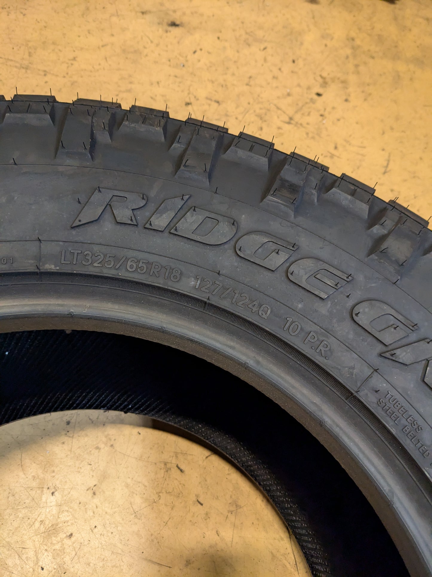 2 NITTO RIDGE GRAPPLER LT 325 65 18 127/124Q LRE 10PLY ALL TERRAIN TIRES 217550