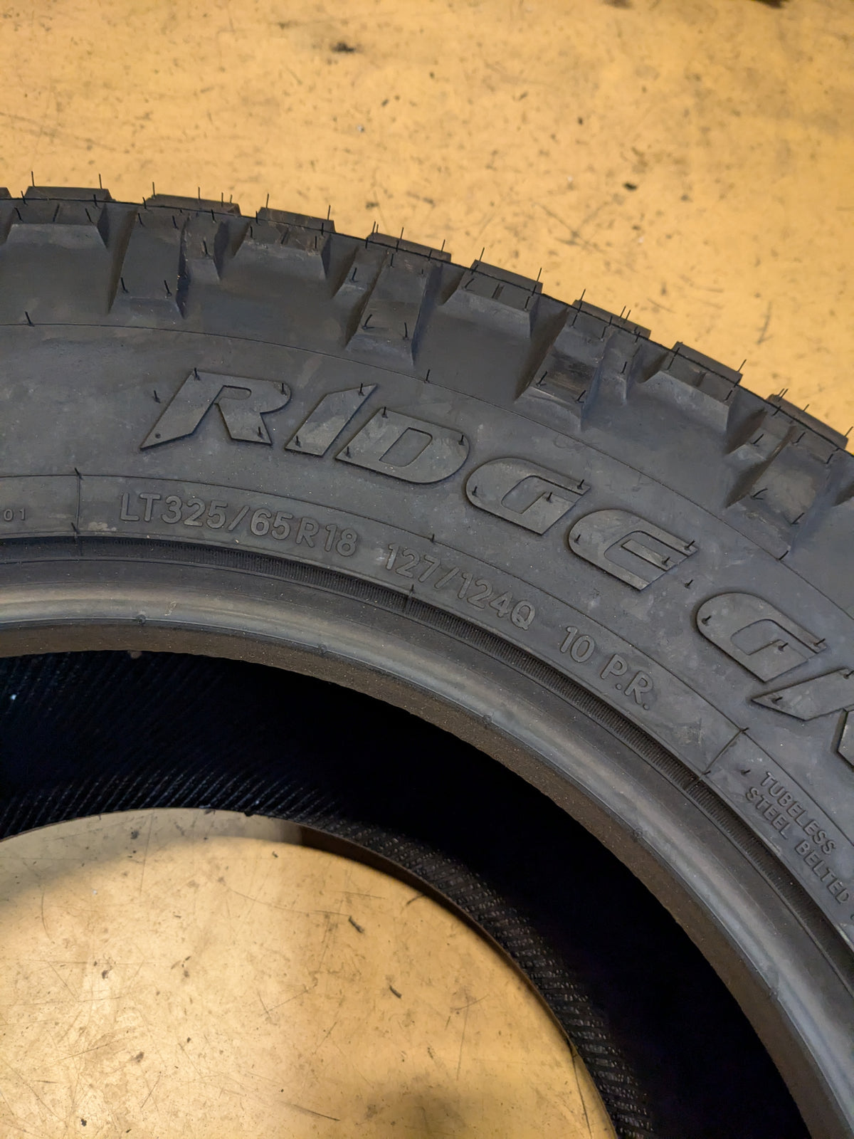 2 NITTO RIDGE GRAPPLER LT 325 65 18 127/124Q LRE 10PLY ALL TERRAIN TIRES 217550