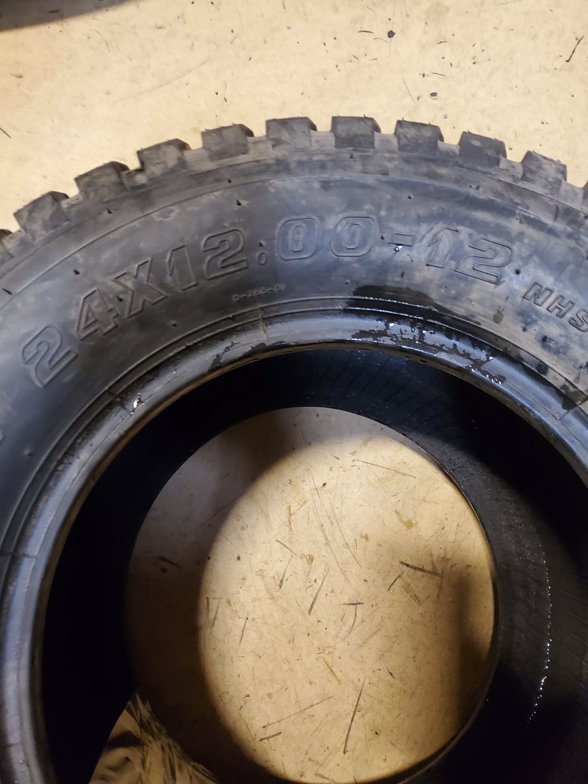 NOS DEESTONE D265 BSW  24 12 12 99A3 4PLY LAWN TIRE DS7051