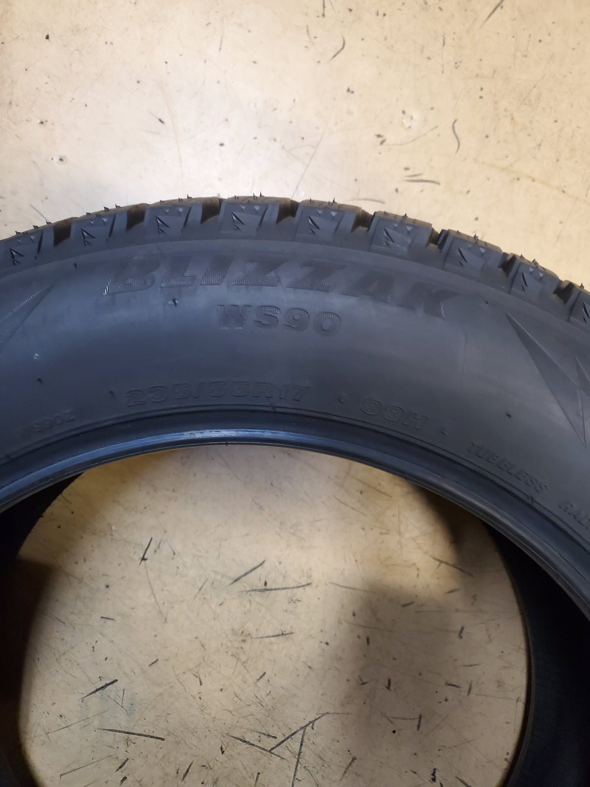 2 BRIDGESTONE BLIZZAK WS90 BSW P 235 55 17 99H WINTER TIRE 001133