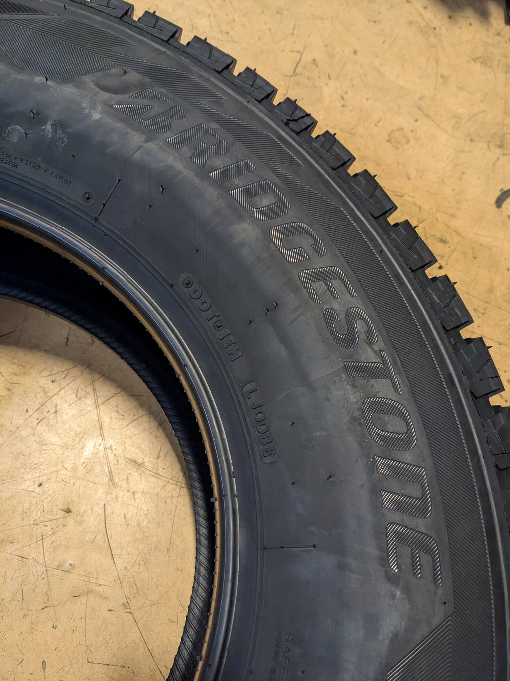 2 BRIDGESTONE BLIZZAK DM-V2 BSW P 265 70 16 112R WINTER TIRE 016576