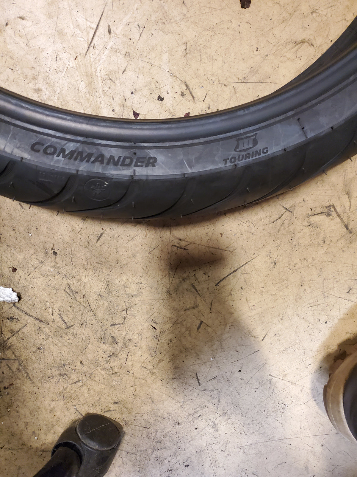 NOS MICHELIN COMMANDER III TOURING 120 70 21 68H FRONT MOTORCYCLE TIRE 382734