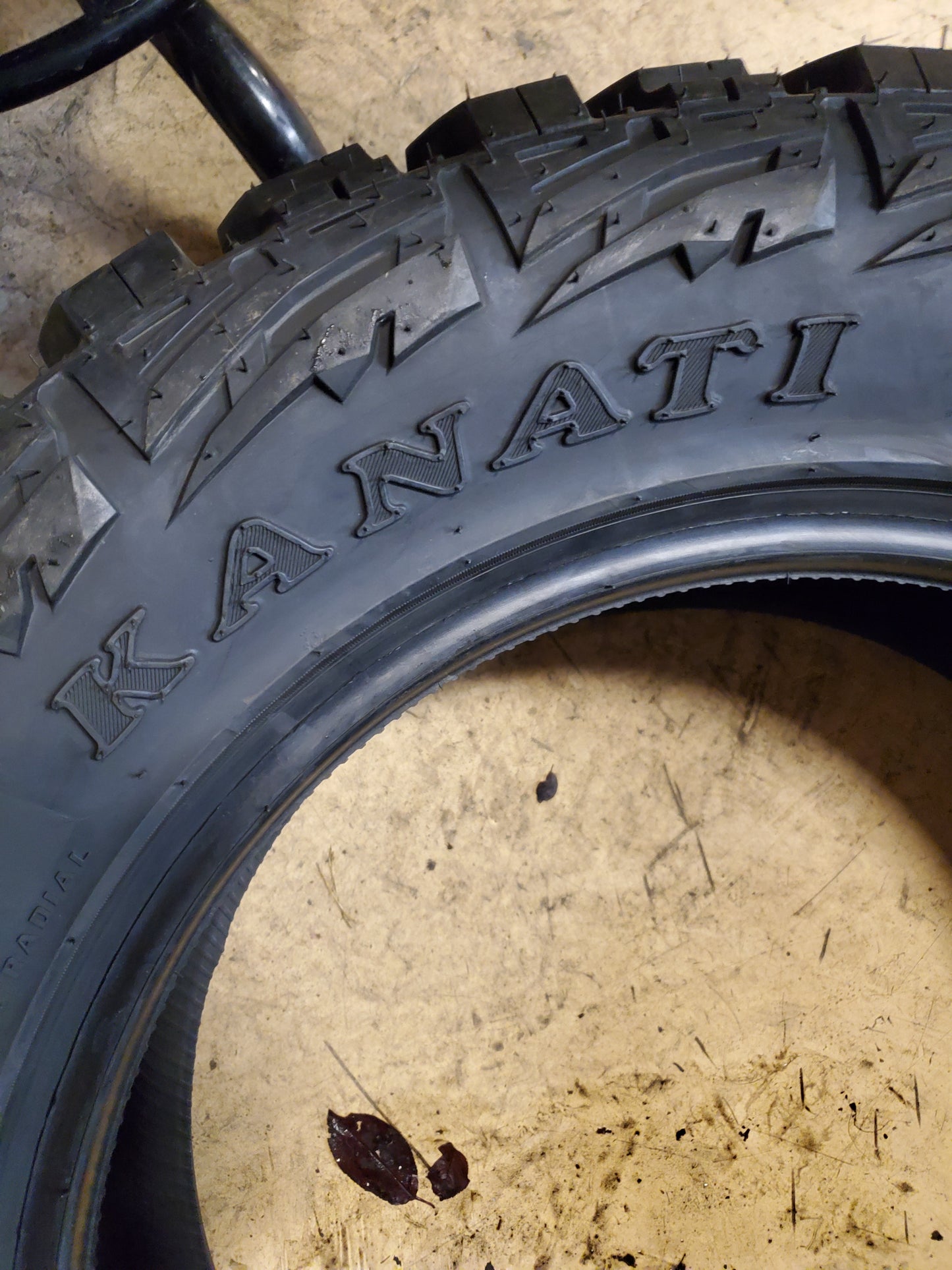 KANATI MUD HOG M/T BSW LT 295 60 20 126/123Q 10PLY MUD TIRE L2029560E252