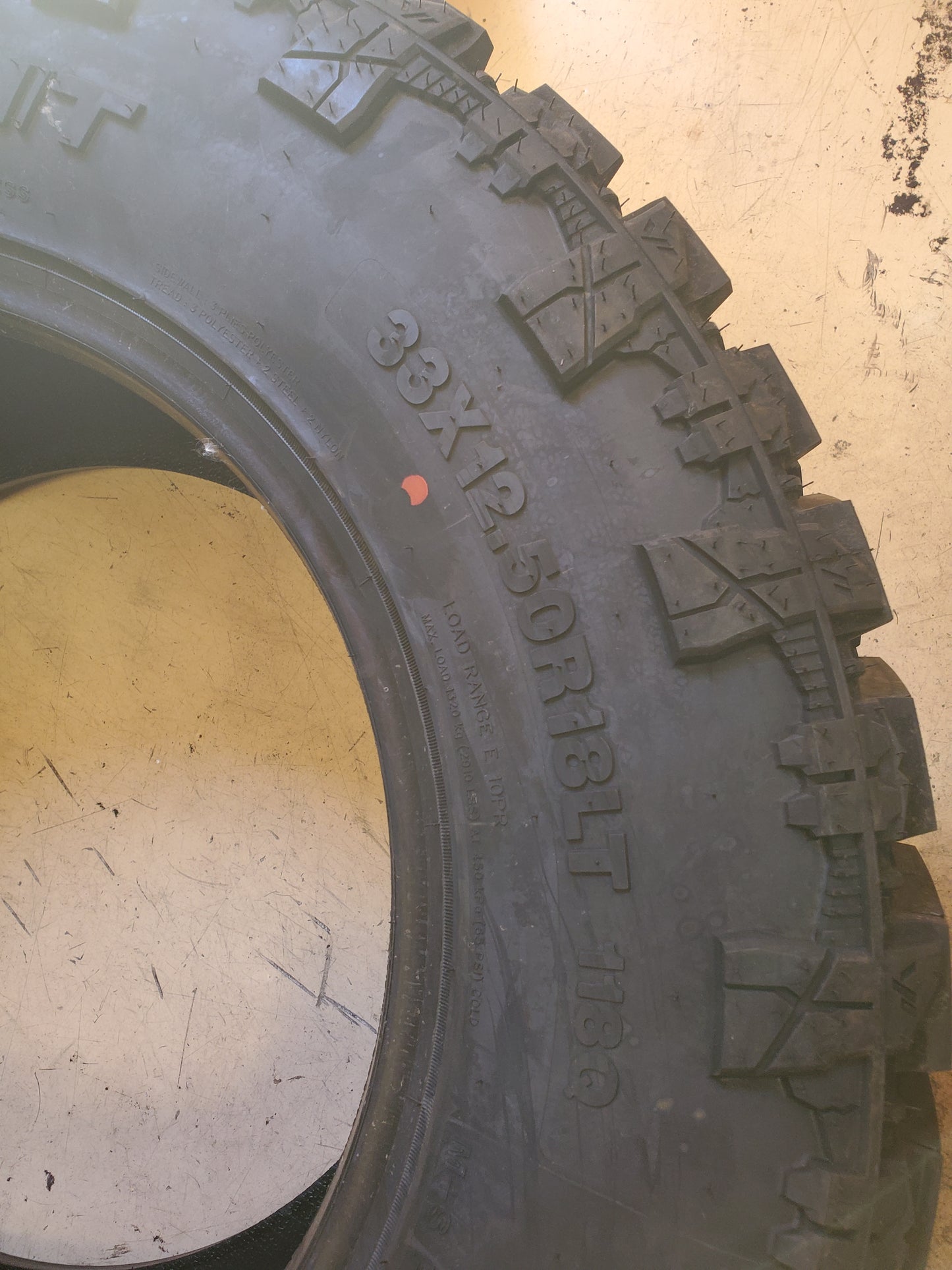 VENOM POWER TERRA HUNTER M/T BSW LT 33 12.5 18 118Q 10PLY MUD TIRE TVPMT39