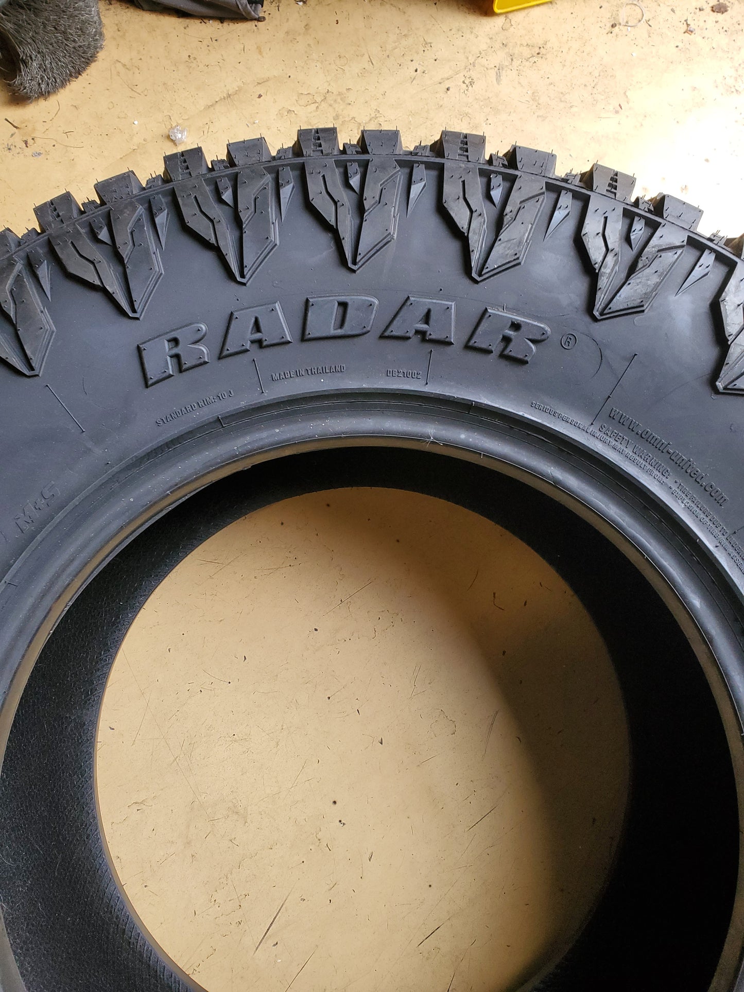 RADAR RENEGADE R/T BSW LT 35 12.50 18 123Q 10PLY RUGGED TERRAIN TIRE RASYTH0267
