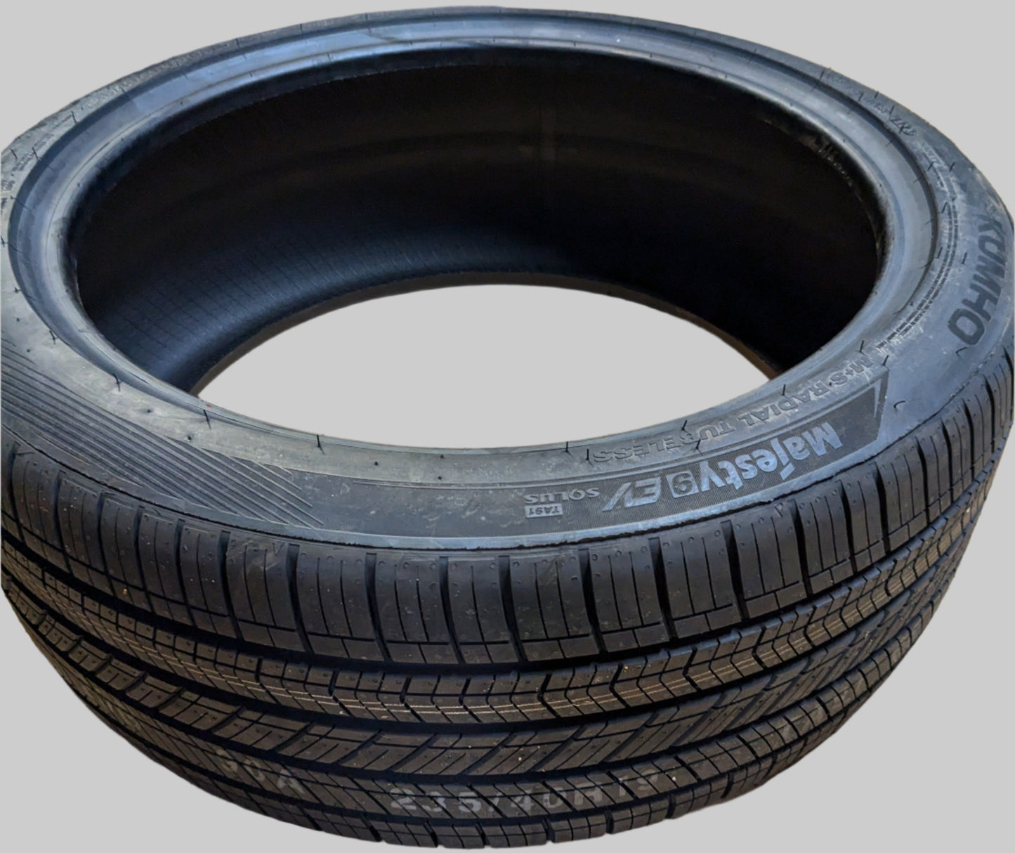 KUMHO MAJESTY SOLUS TA91 EV P 235 40 19 96W XL ALL SEASON TIRE 2322333