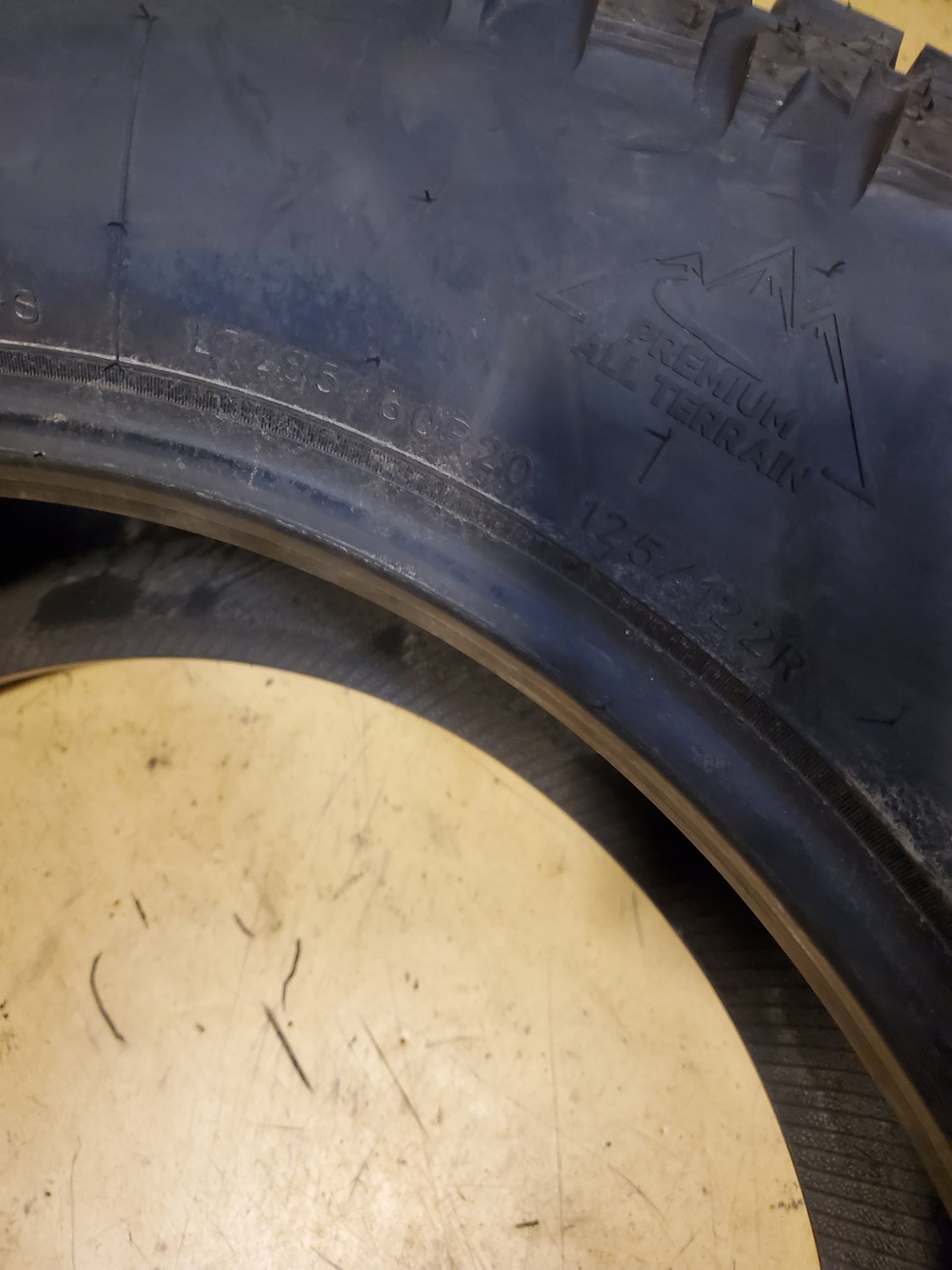 DELTA TRAILCUTTER AT4S  BSW LT 285 60 20 125/122R 10PLY ALL TERRAIN TIRE TRC37