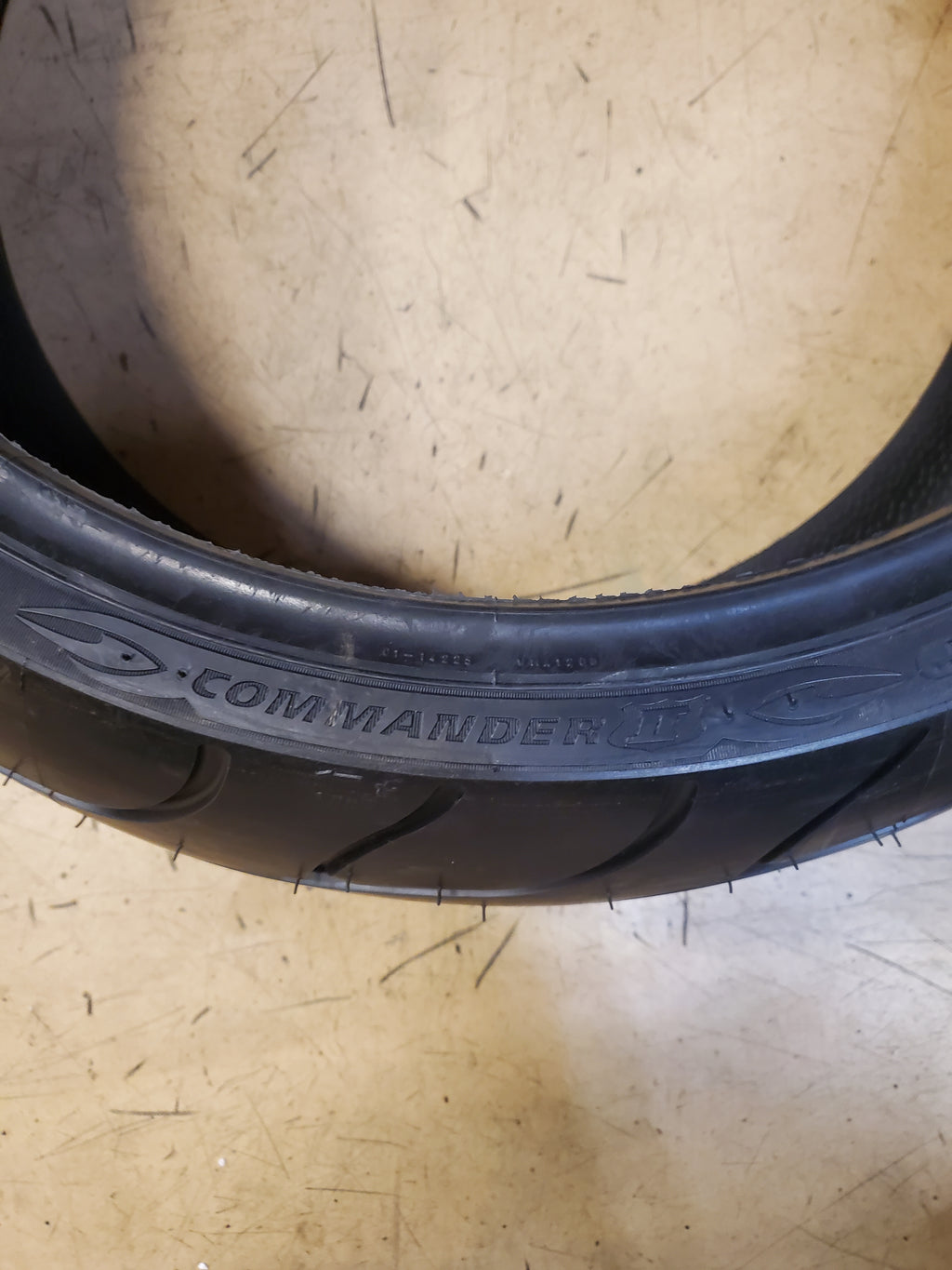 MICHELIN COMMANDER II BSW 240 40 18 79V REAR MOTORCYCLE TIRE 596934