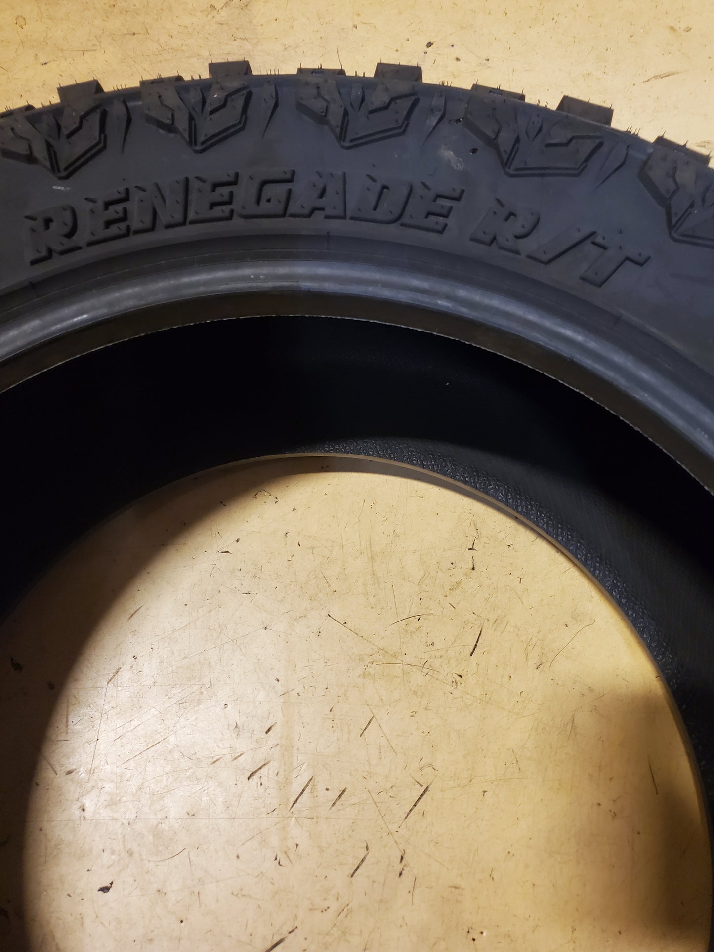 RADAR RENEGADE R/T BSW LT 35 12.5 22 121Q 12PLY RUGGED TERRAIN TIRE RASYTH0102